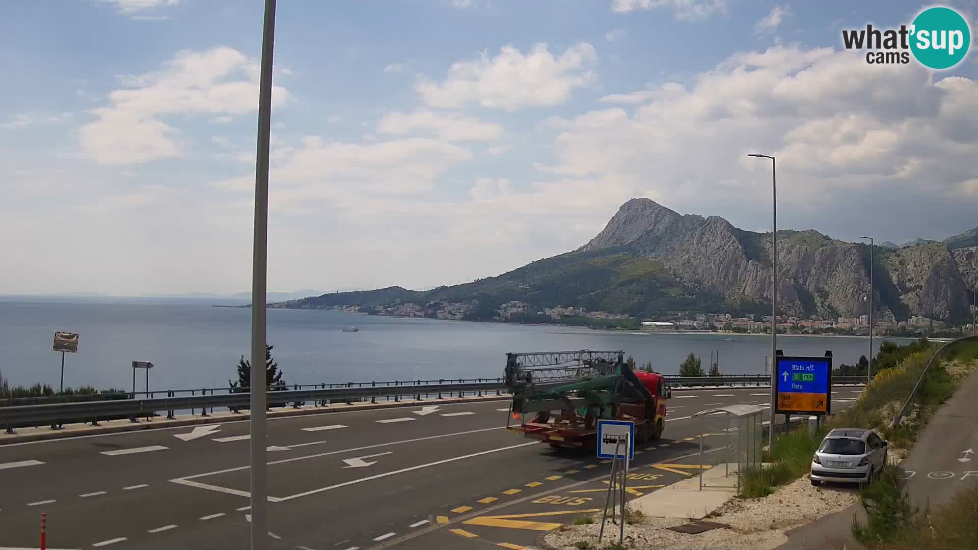 Webcam Omiš – Panorama della città e la foce del fiume Cetina
