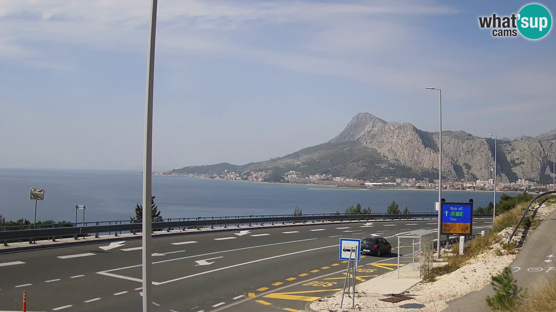 Webcam Omiš – Panorama della città e la foce del fiume Cetina