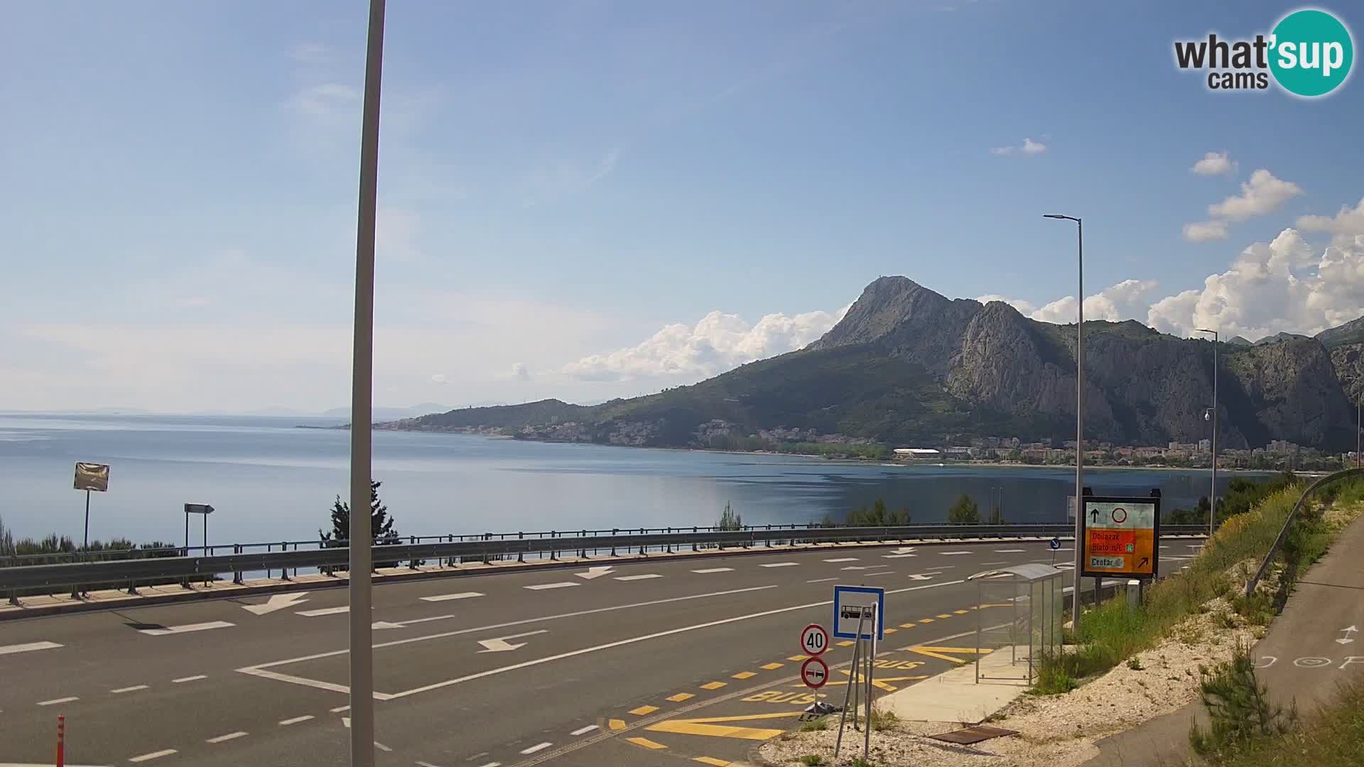 Web kamera Omiš – Pogled grada i ušće Cetine