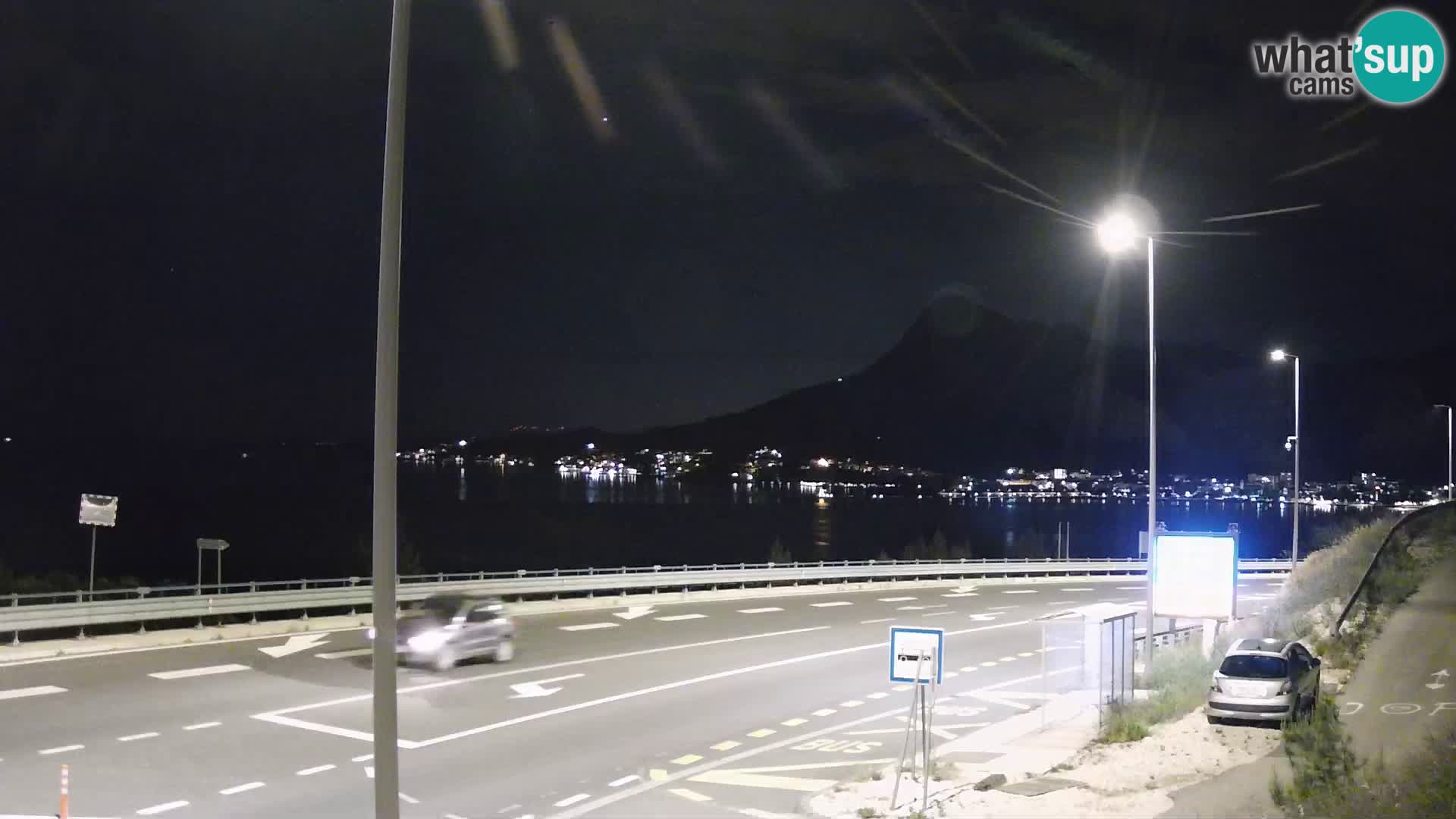 Webcam Omiš – Panorama della città e la foce del fiume Cetina
