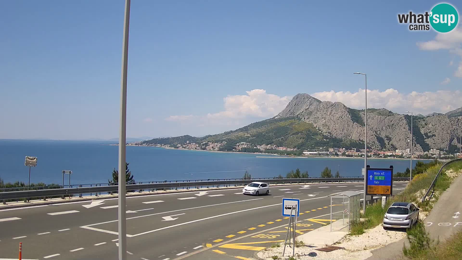Webcam Omiš – Panorama della città e la foce del fiume Cetina