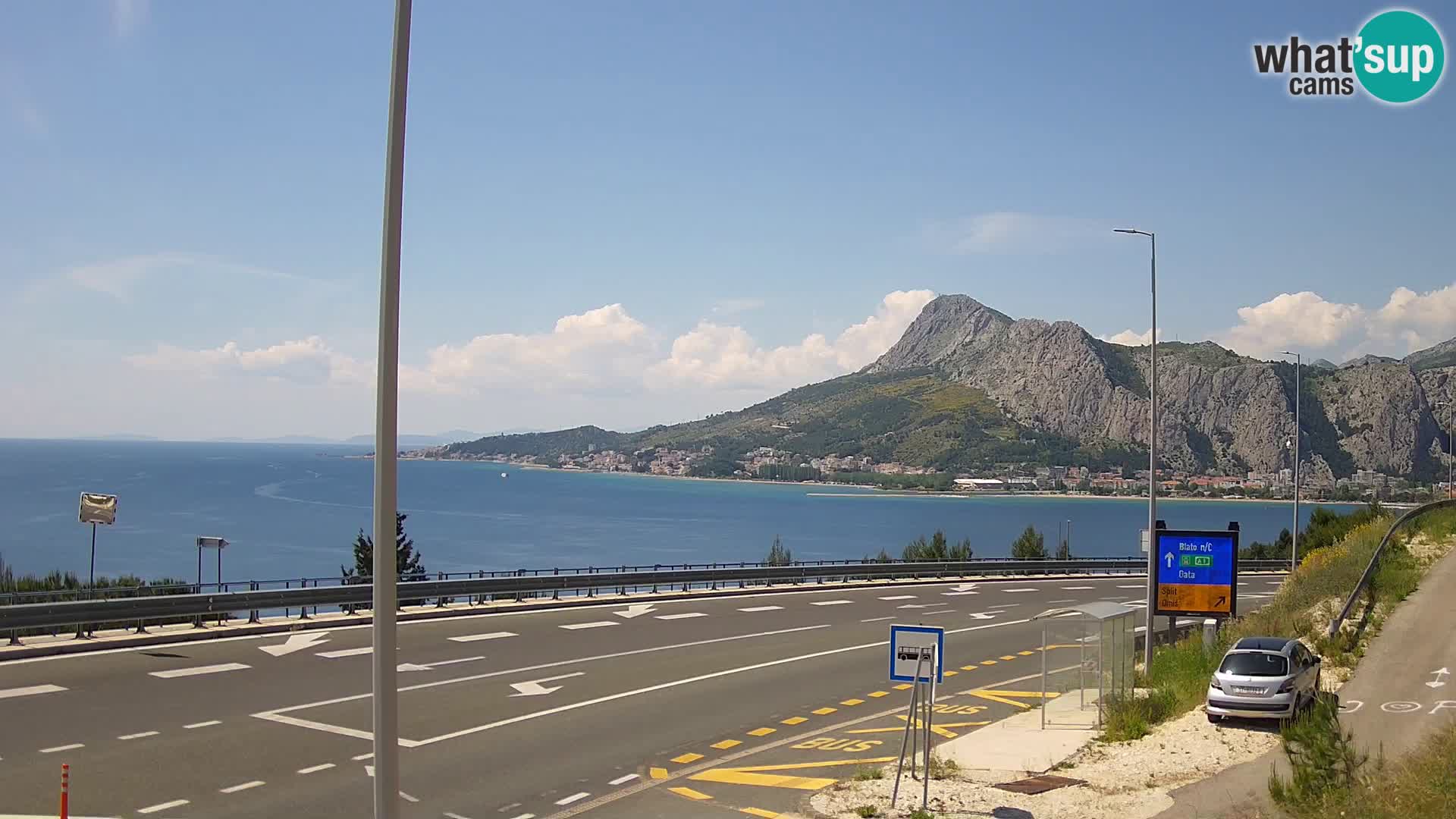 Web kamera Omiš – Pogled grada i ušće Cetine