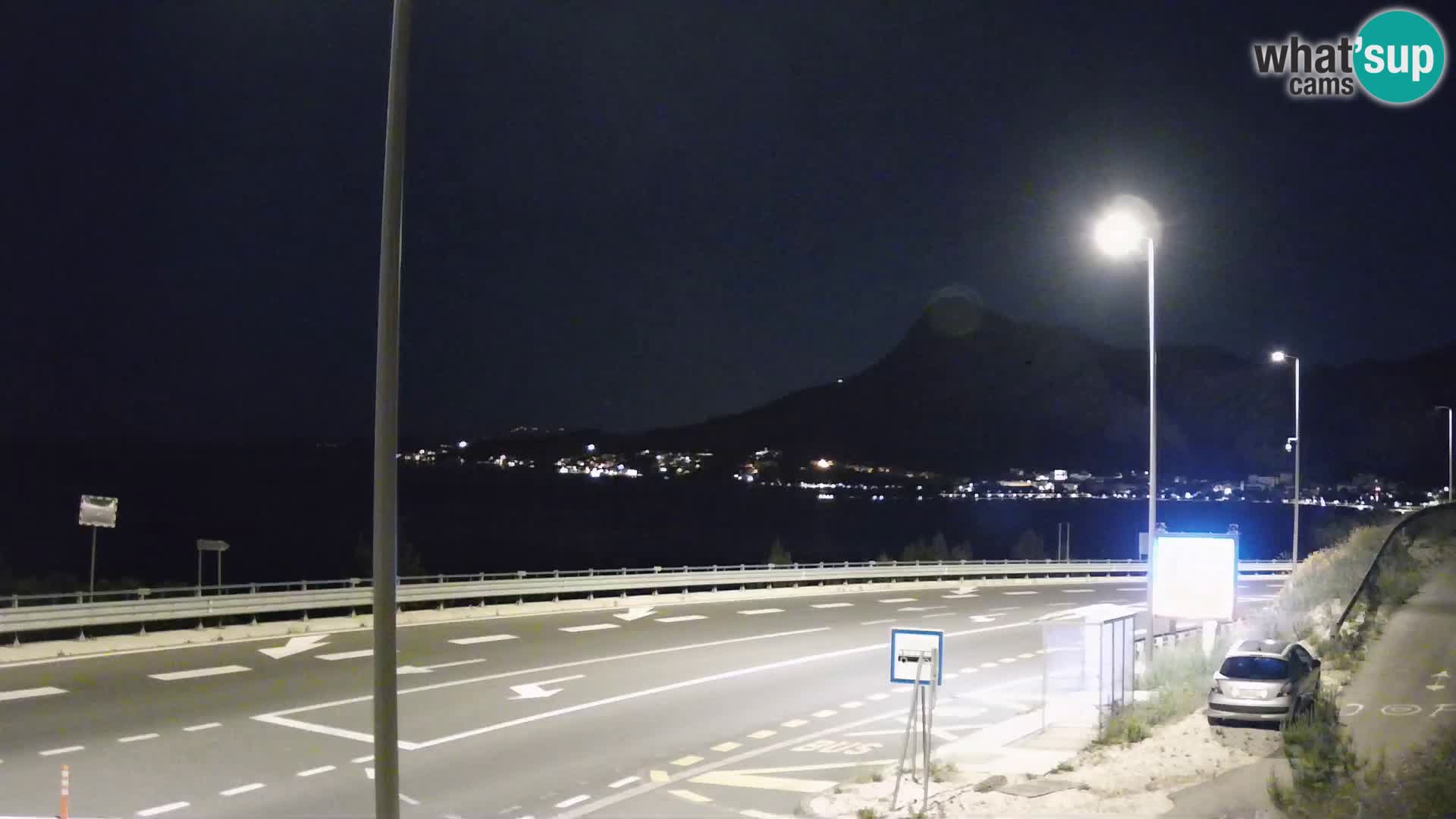 Web kamera Omiš – Pogled grada i ušće Cetine