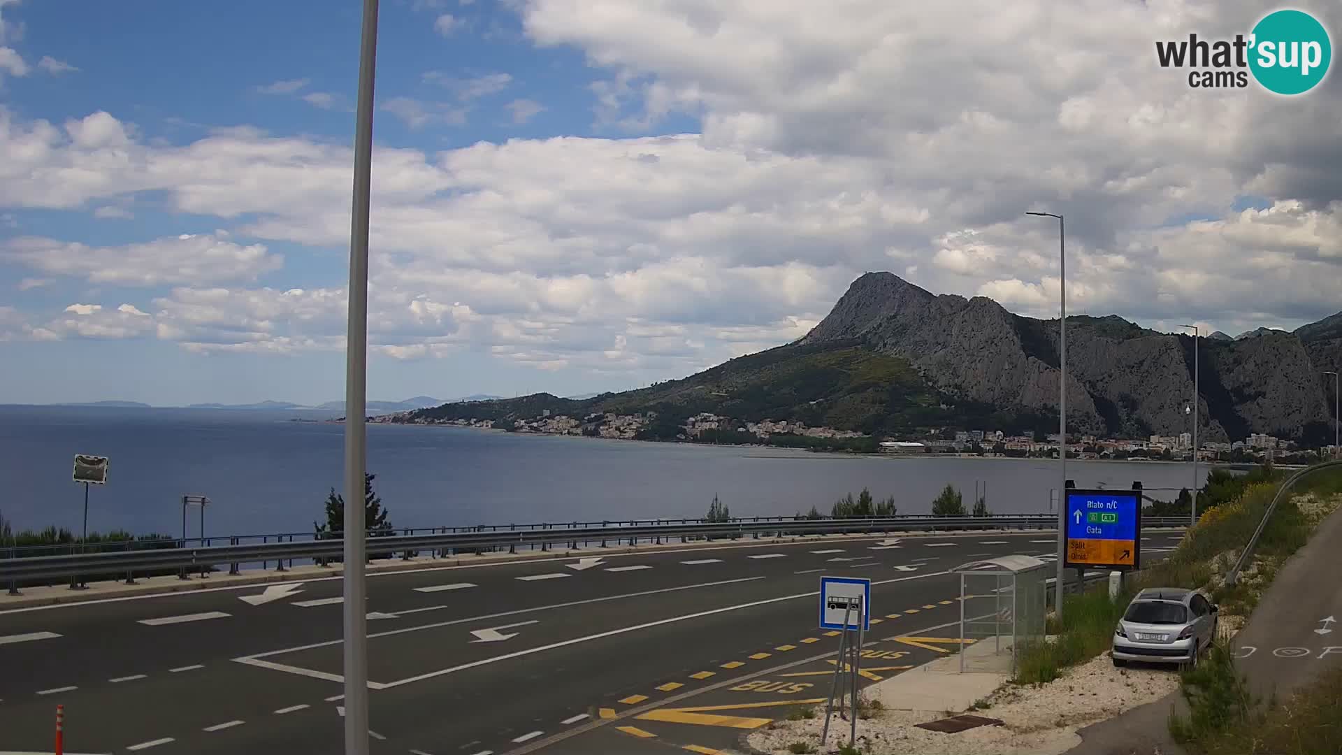 Web kamera Omiš – Pogled grada i ušće Cetine
