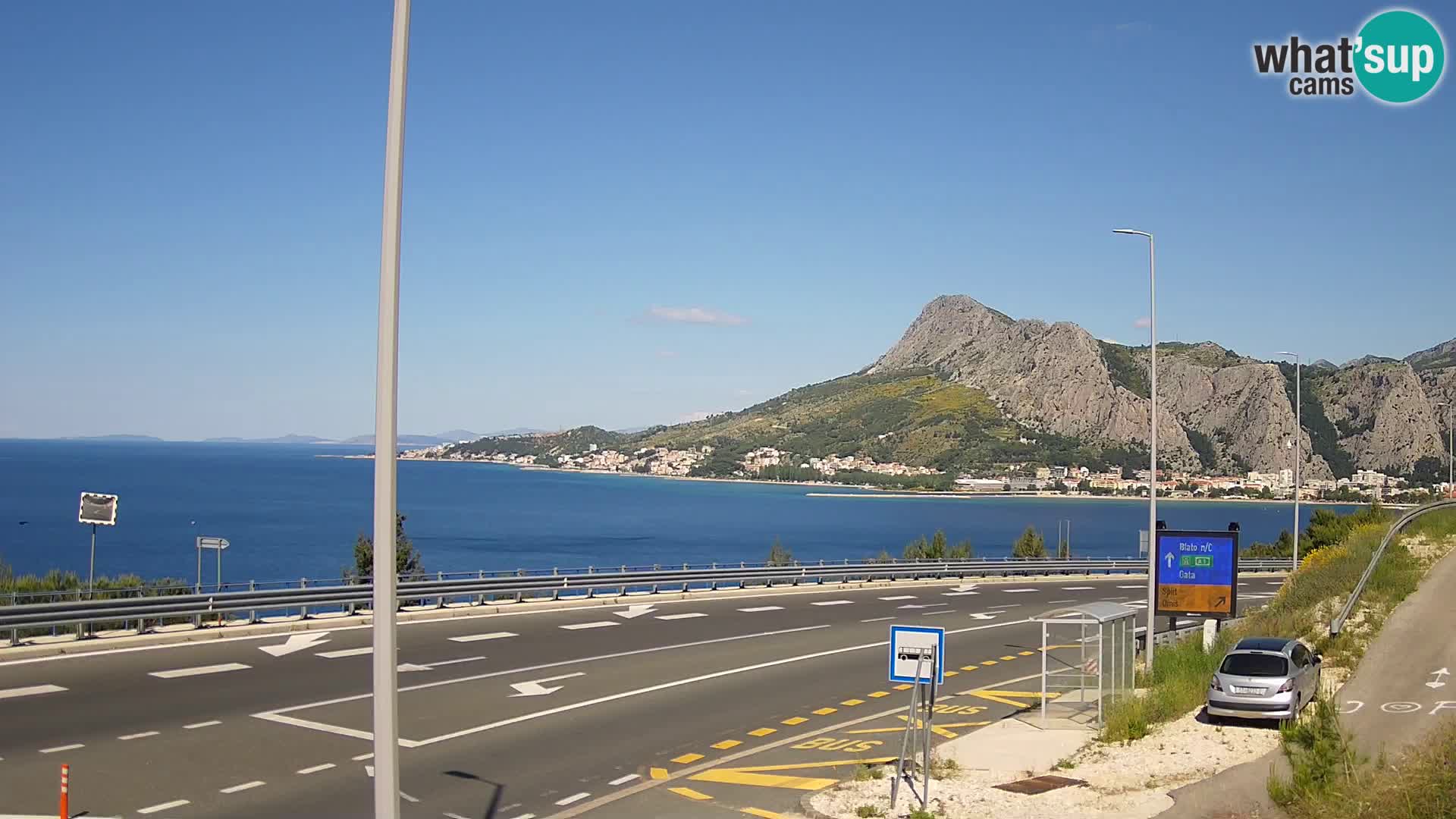Web kamera Omiš – Pogled grada i ušće Cetine