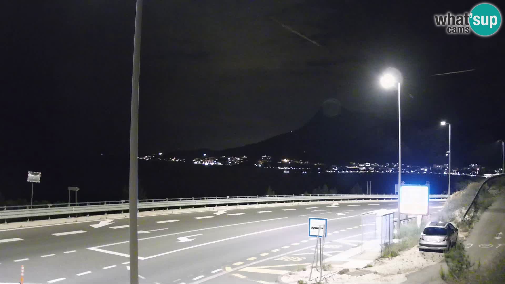 Webcam Omiš – Panorama della città e la foce del fiume Cetina