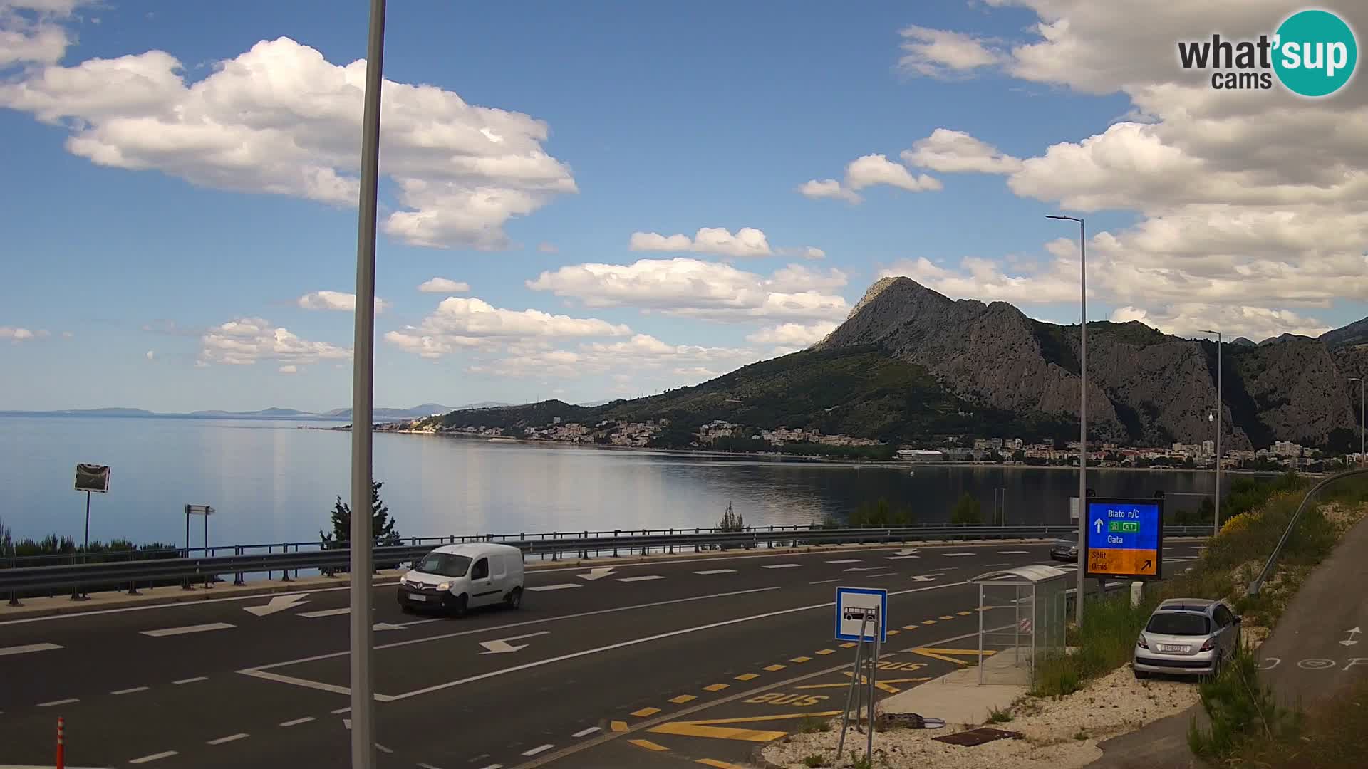 Webcam Omiš – Panorama della città e la foce del fiume Cetina
