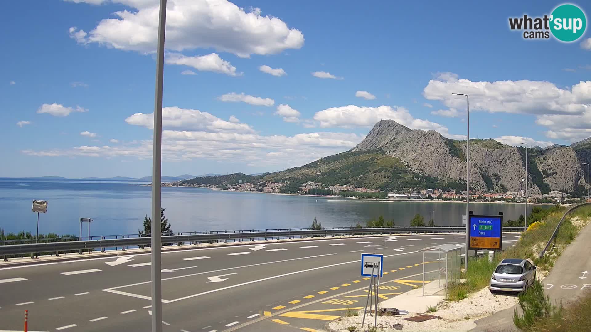 Web kamera Omiš – Pogled grada i ušće Cetine