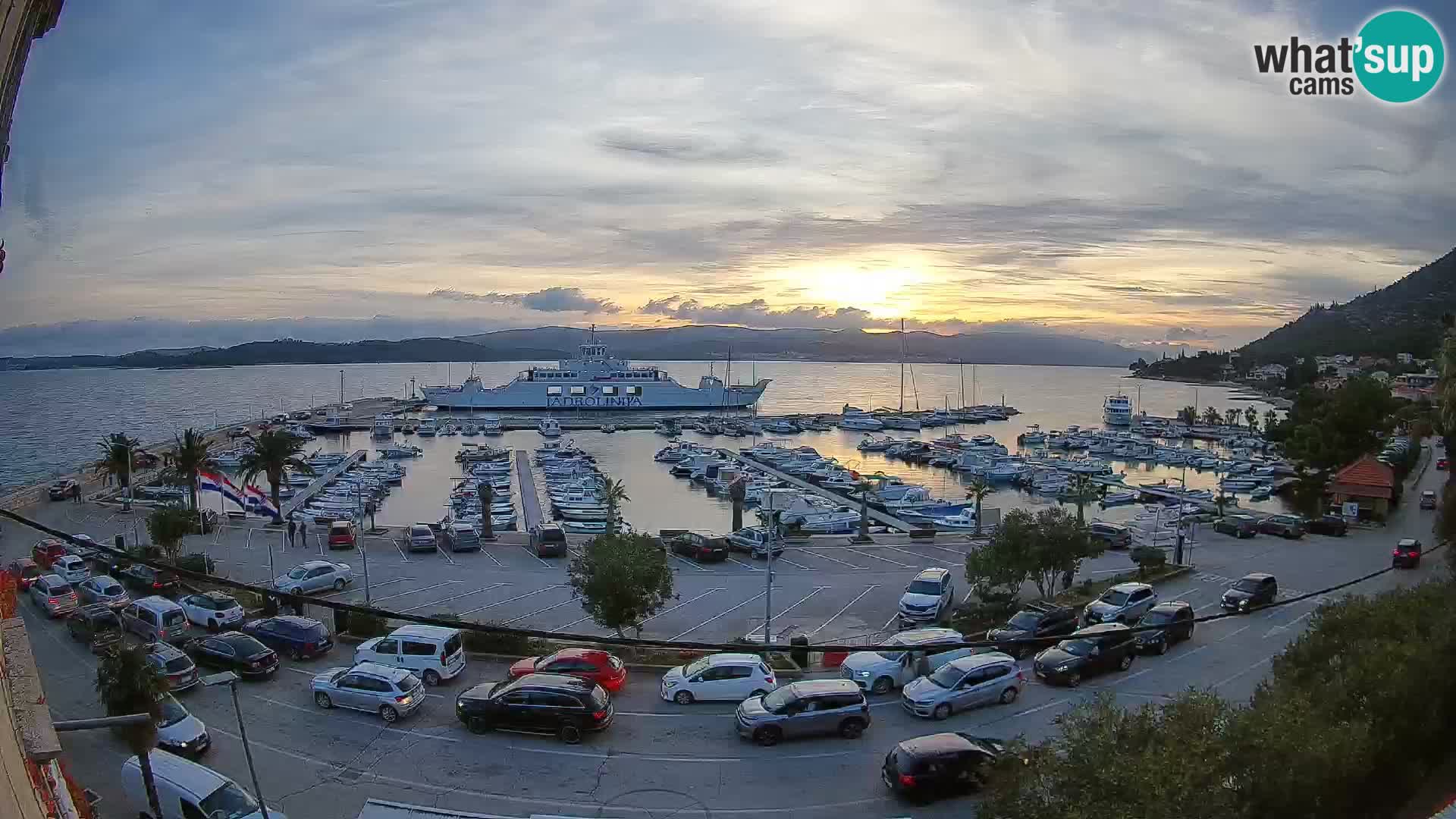 Web kamera Orebić Riva – Trajekt za Korčulu uživo