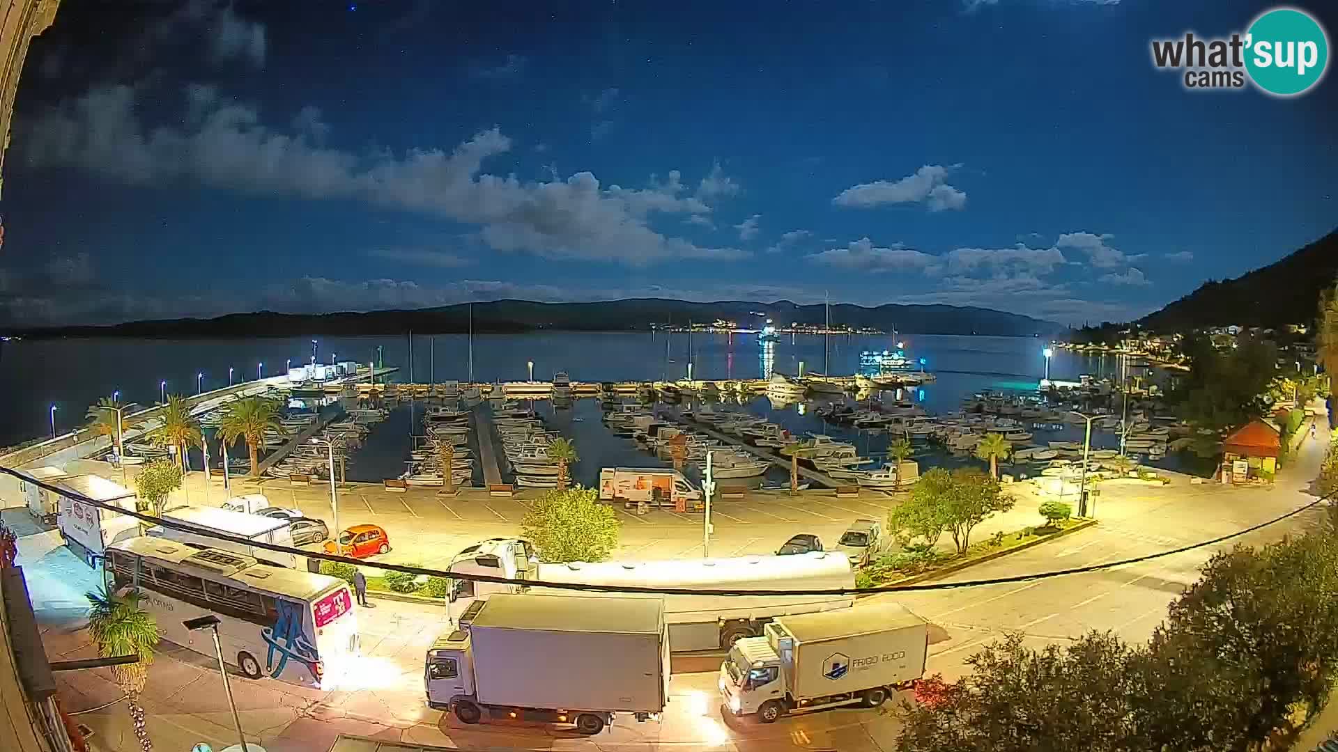 Web kamera Orebić Riva – Trajekt za Korčulu uživo