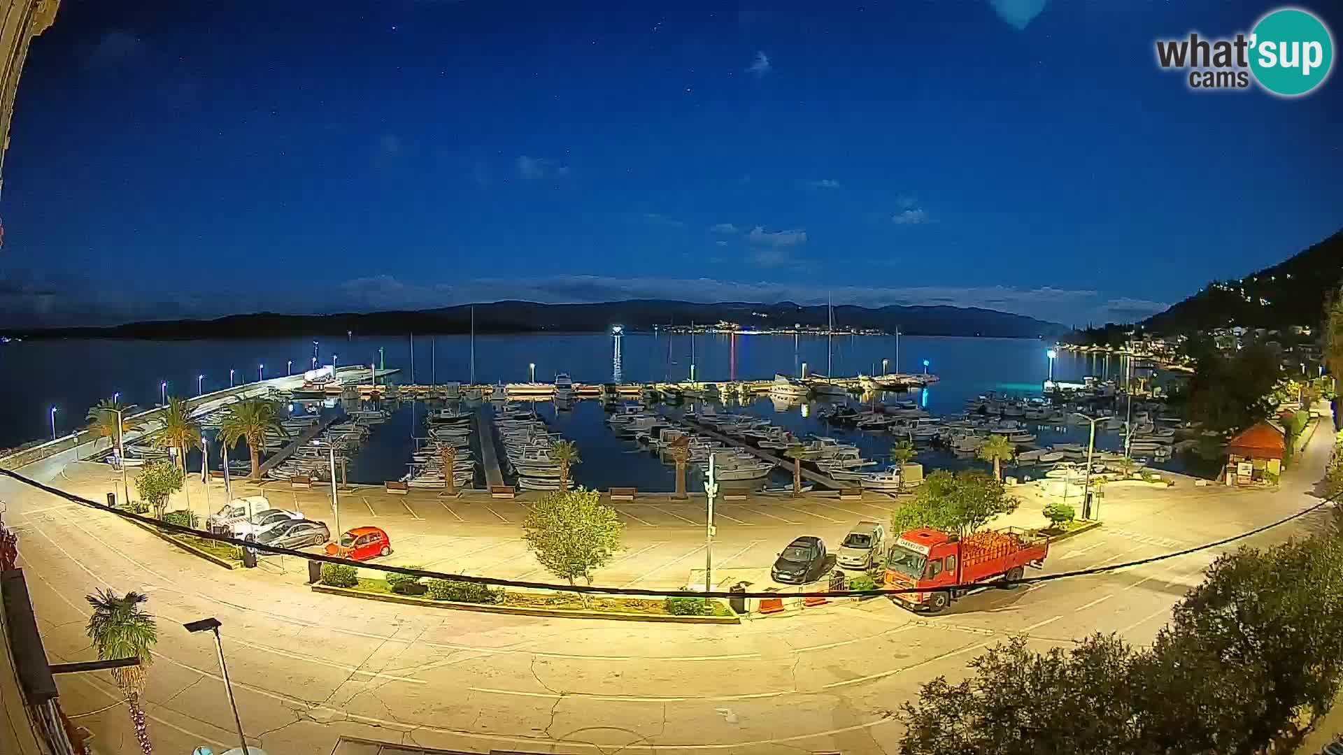 Web kamera Orebić Riva – Trajekt za Korčulu uživo