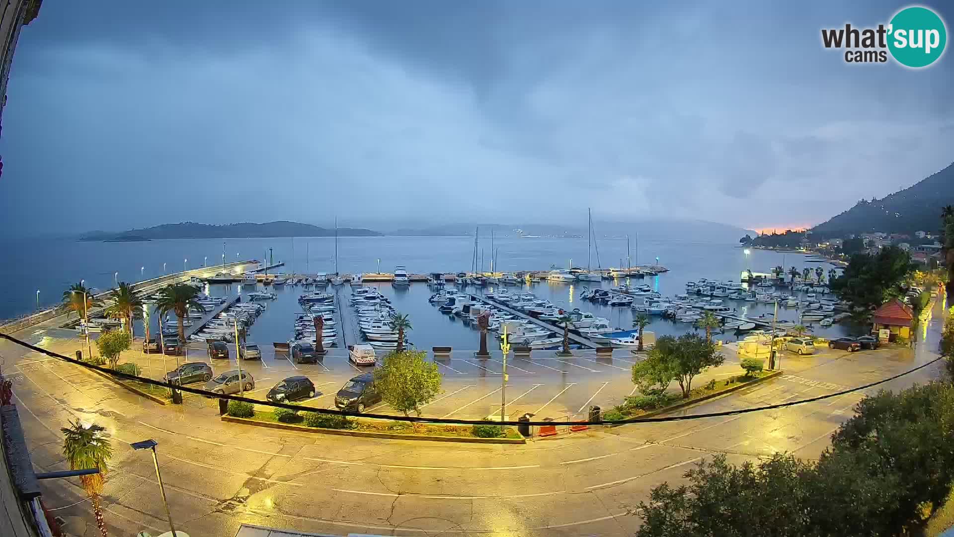 Web kamera Orebić Riva – Trajekt za Korčulu uživo