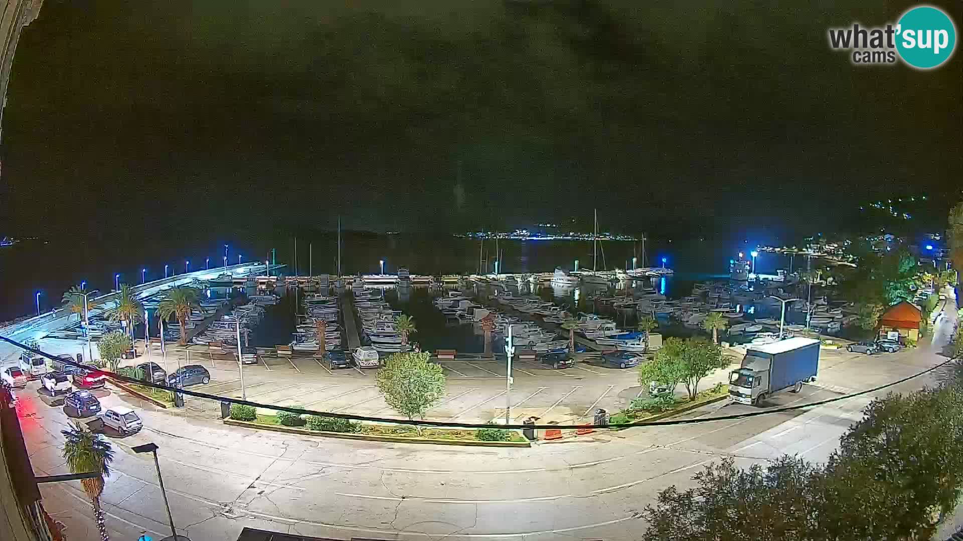 Web kamera Orebić Riva – Trajekt za Korčulu uživo