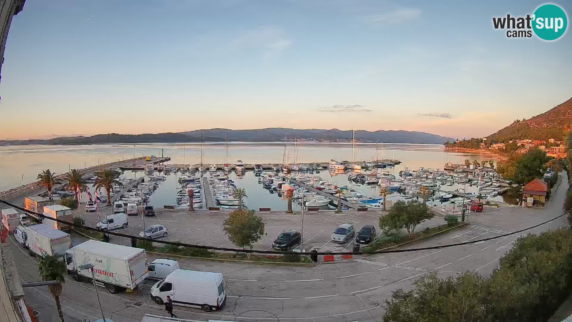 Web kamera Orebić Riva – Trajekt za Korčulu uživo