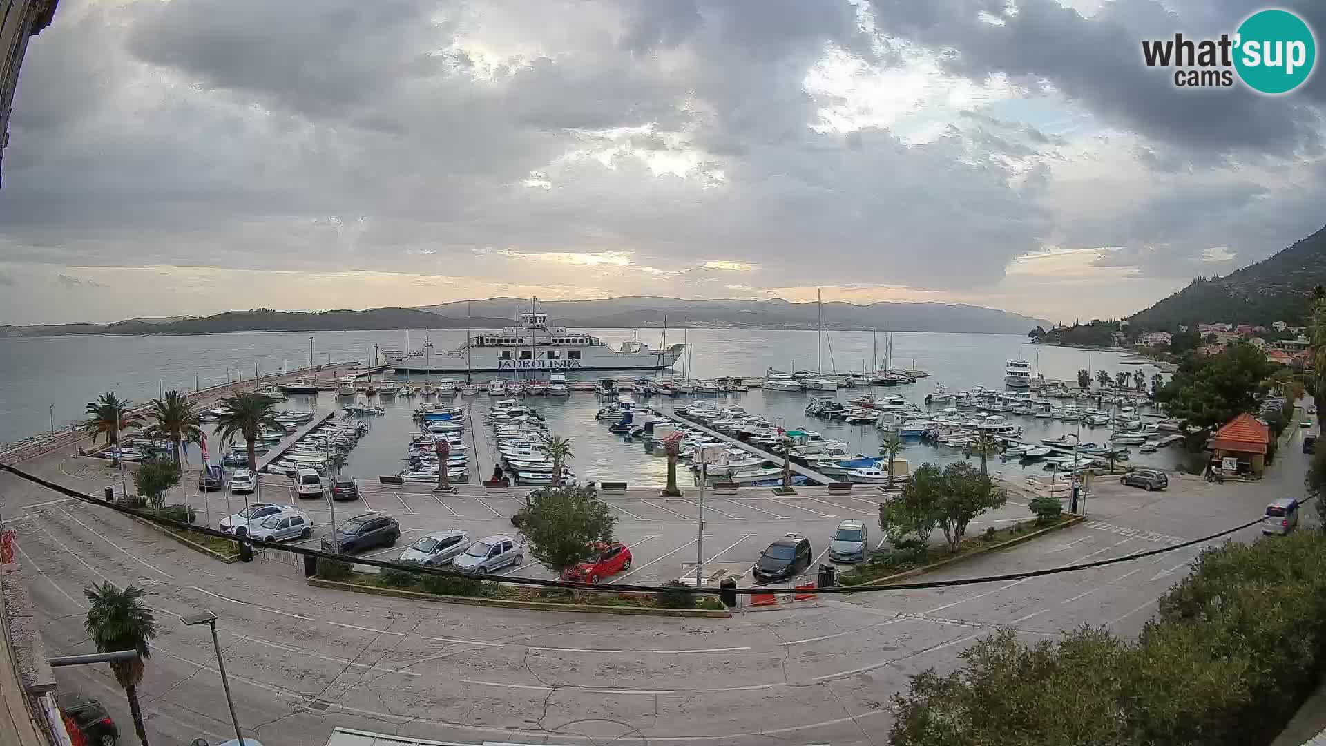 Web kamera Orebić Riva – Trajekt za Korčulu uživo