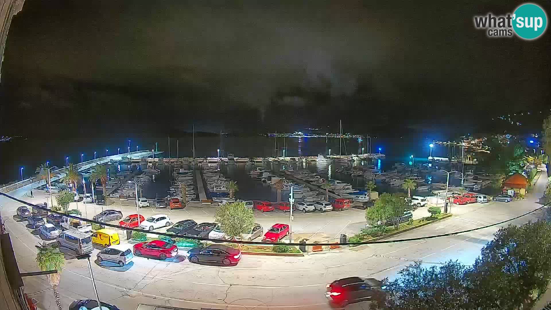 Web kamera Orebić Riva – Trajekt za Korčulu uživo