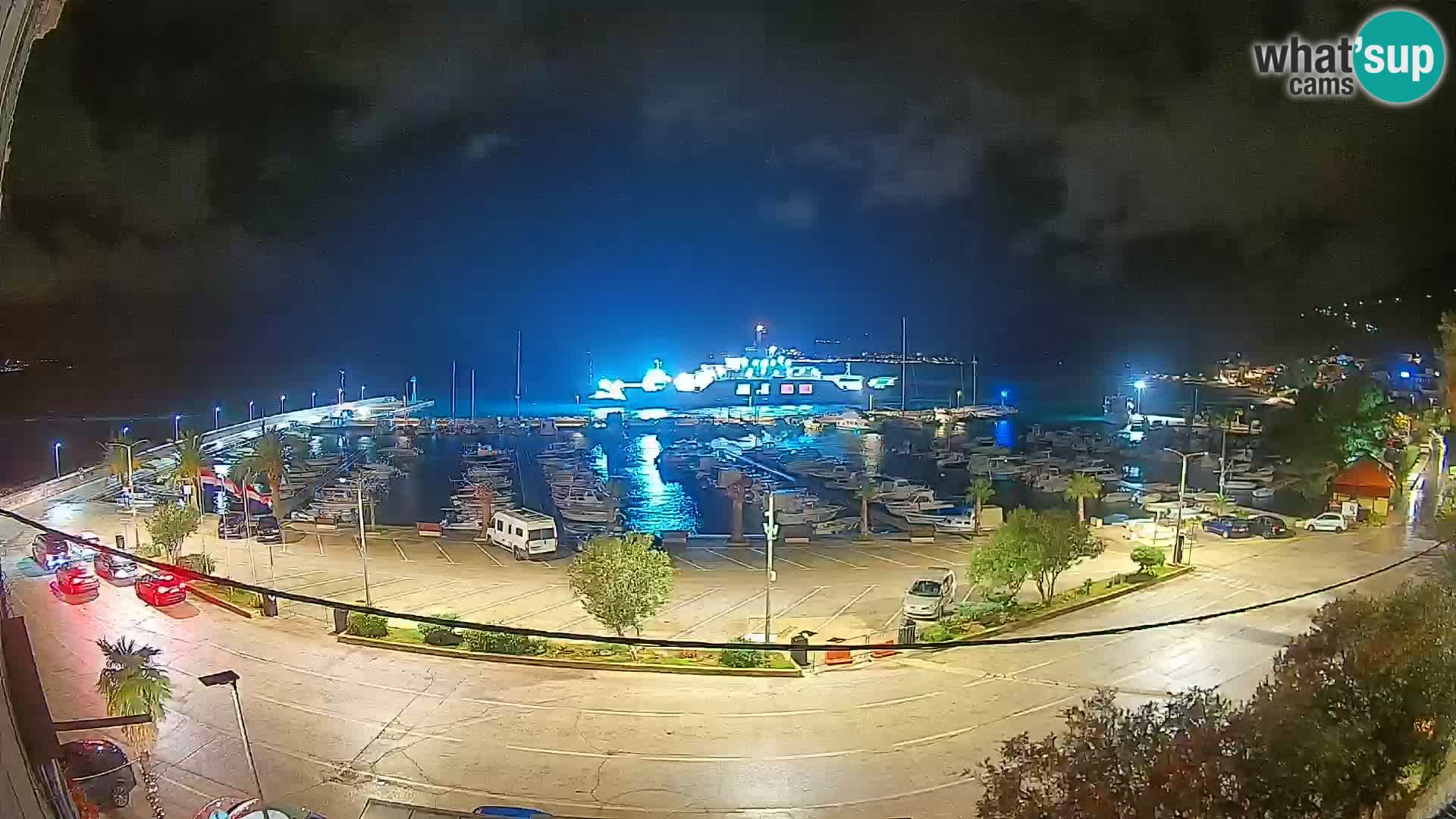 Web kamera Orebić Riva – Trajekt za Korčulu uživo