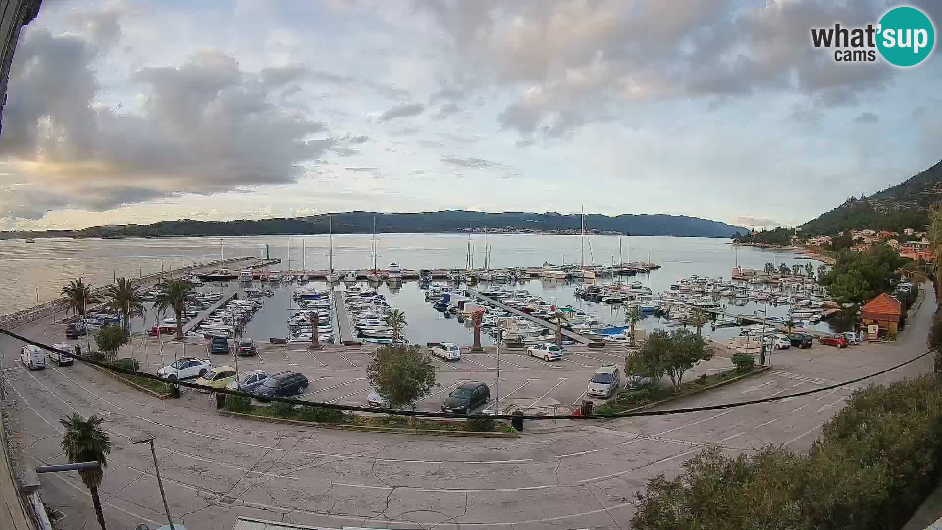 Web kamera Orebić Riva – Trajekt za Korčulu uživo