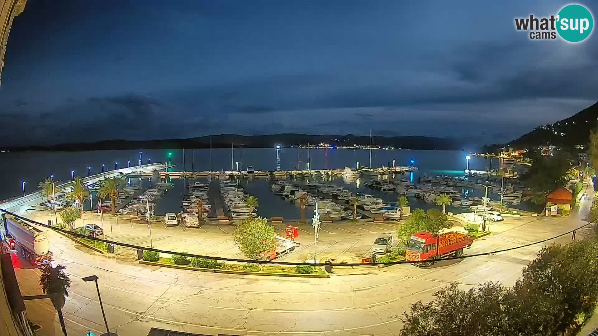 Web kamera Orebić Riva – Trajekt za Korčulu uživo