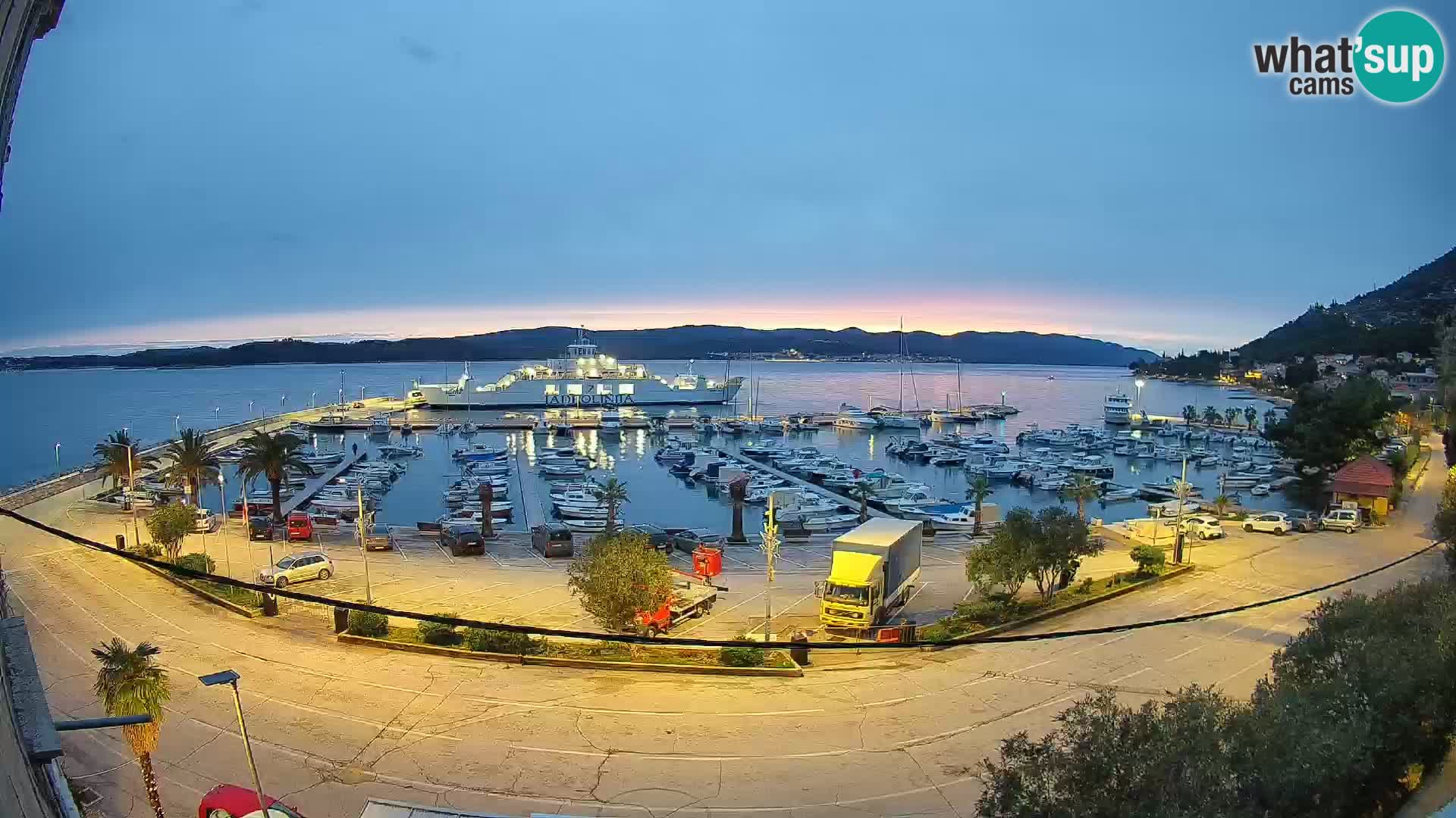 Web kamera Orebić Riva – Trajekt za Korčulu uživo