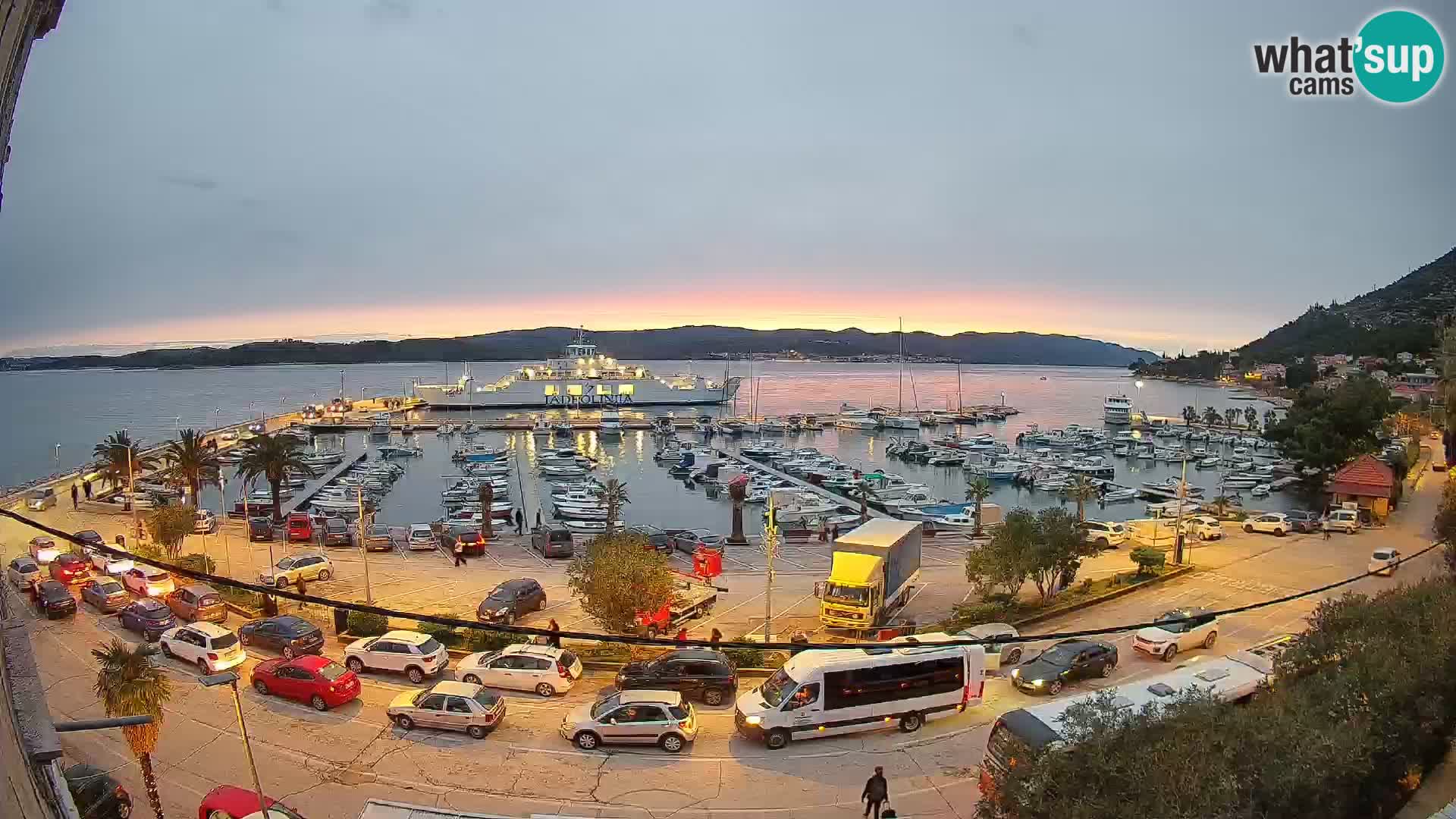 Web kamera Orebić Riva – Trajekt za Korčulu uživo