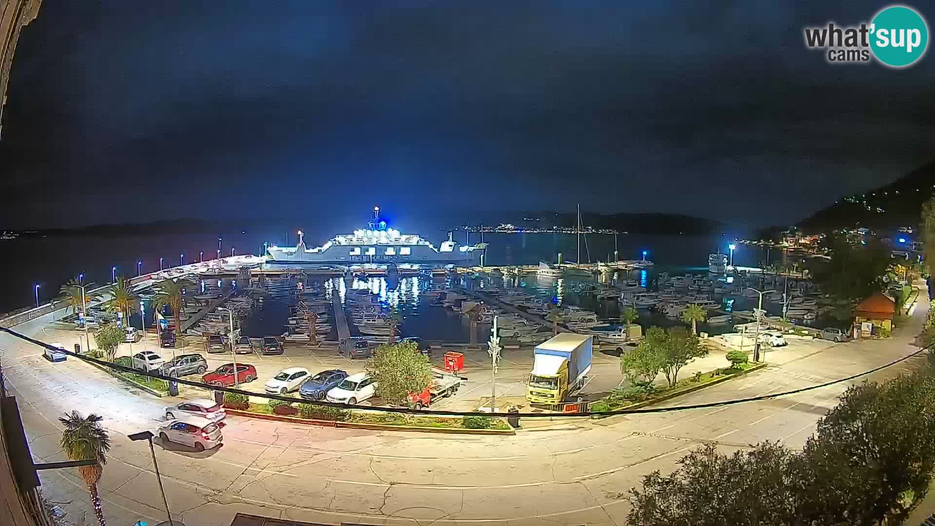 Web kamera Orebić Riva – Trajekt za Korčulu uživo