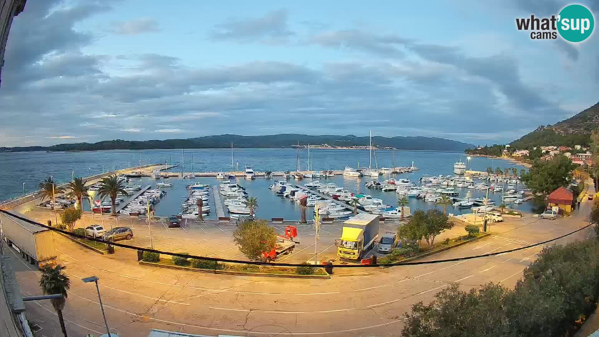 Web kamera Orebić Riva – Trajekt za Korčulu uživo