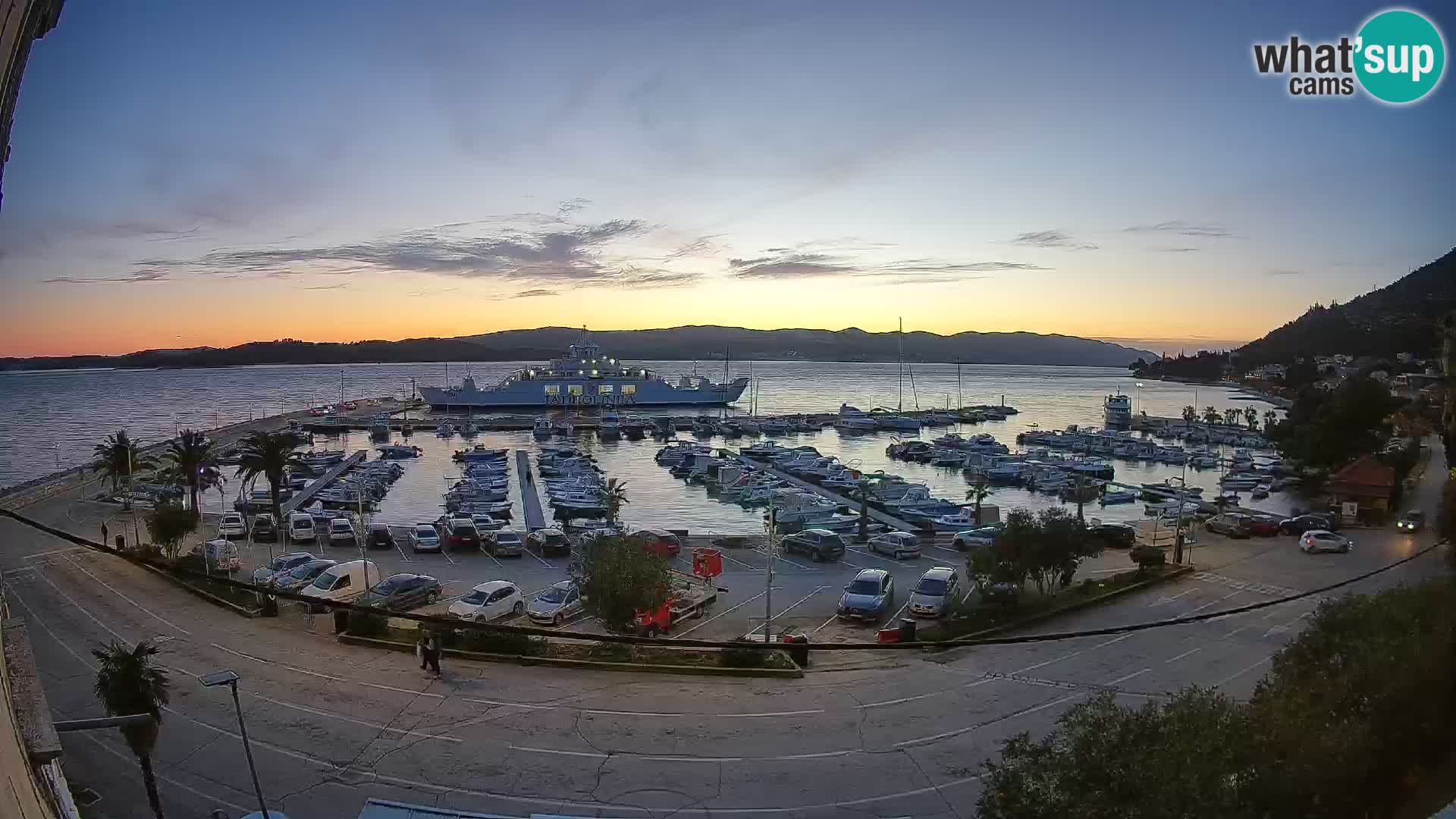 Web kamera Orebić Riva – Trajekt za Korčulu uživo