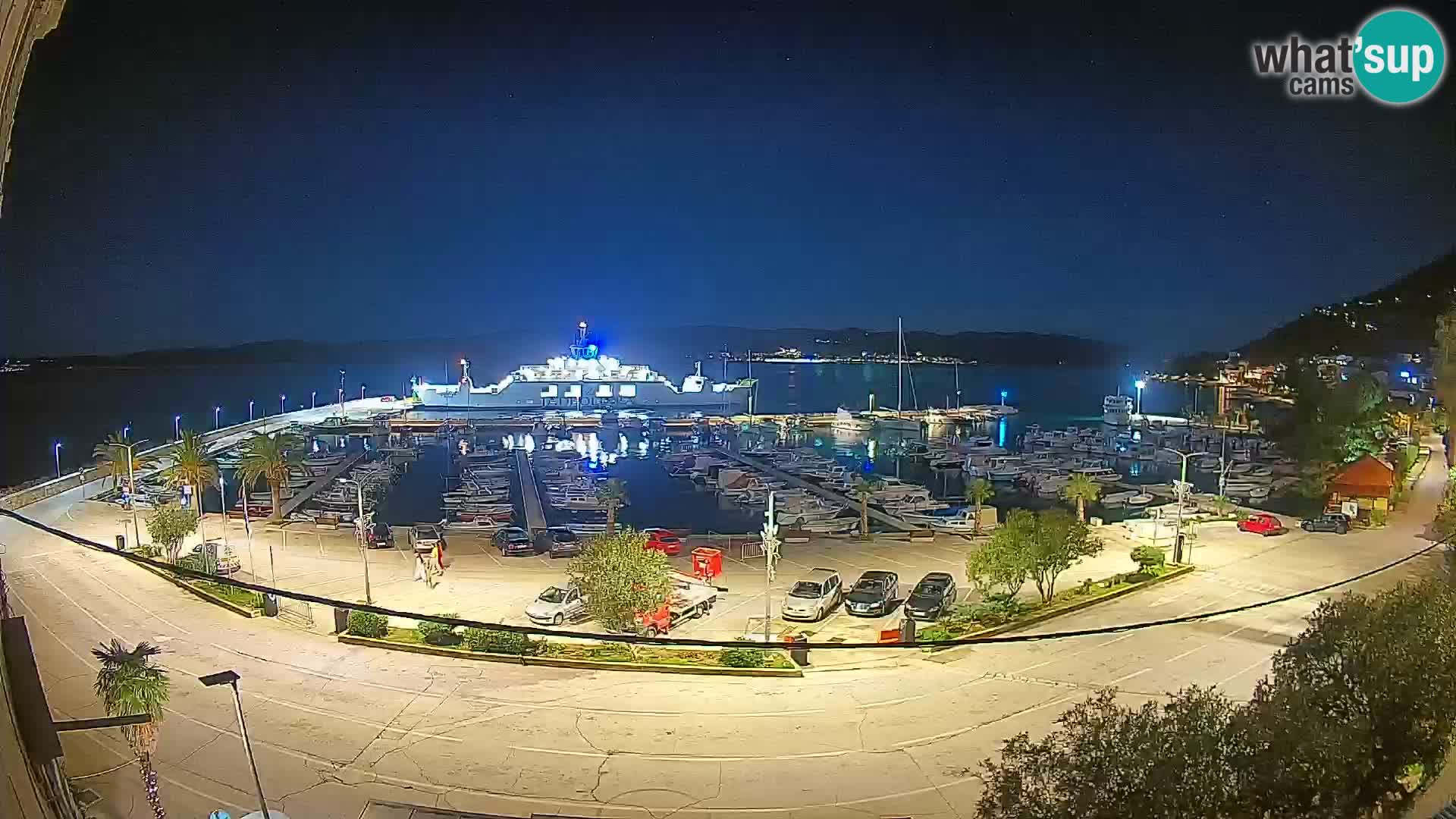 Web kamera Orebić Riva – Trajekt za Korčulu uživo