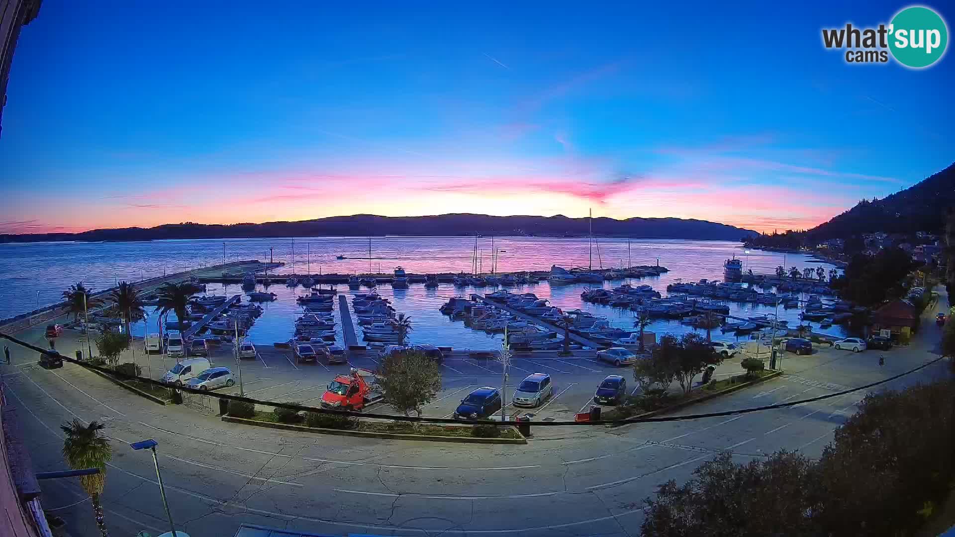 Web kamera Orebić Riva – Trajekt za Korčulu uživo