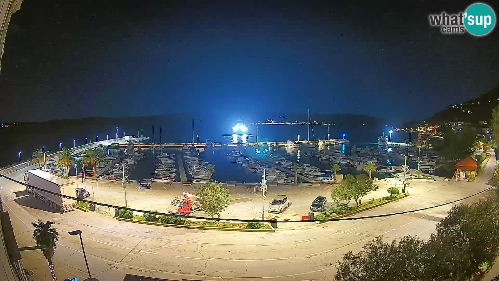 Web kamera Orebić Riva – Trajekt za Korčulu uživo