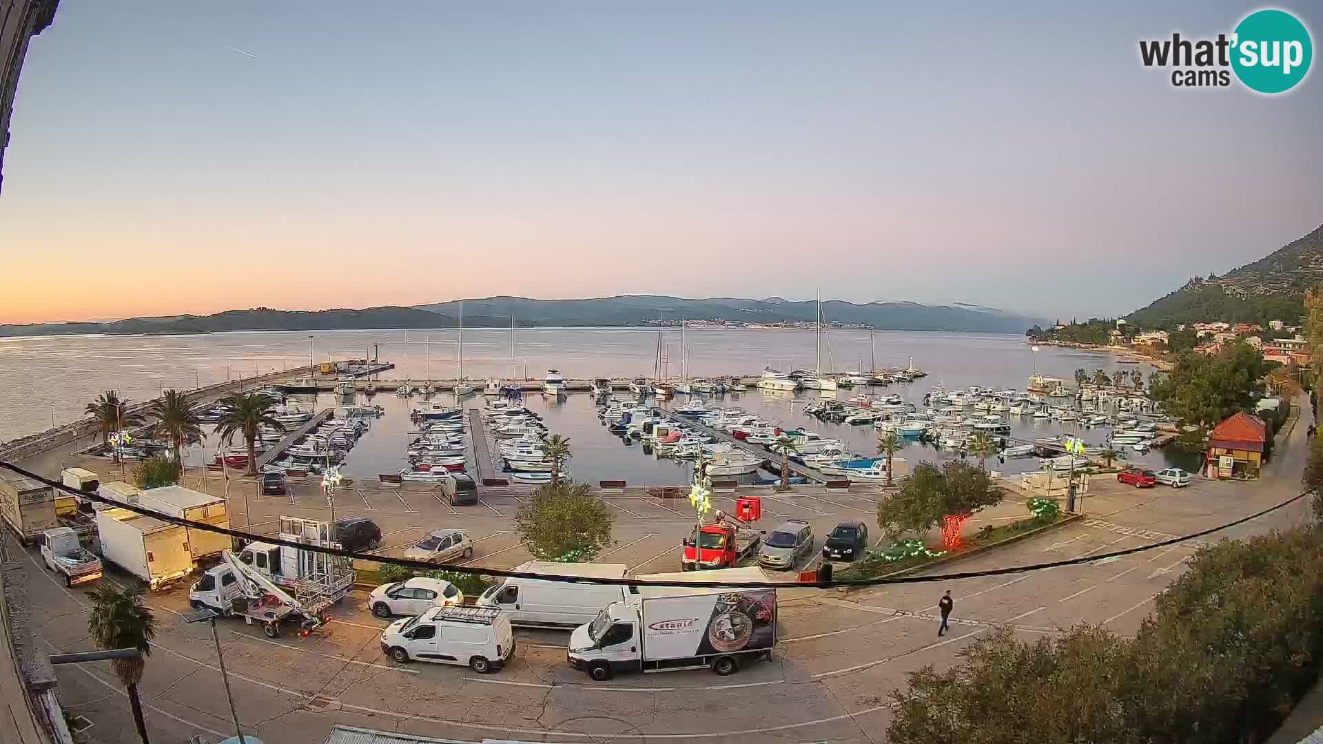 Web kamera Orebić Riva – Trajekt za Korčulu uživo