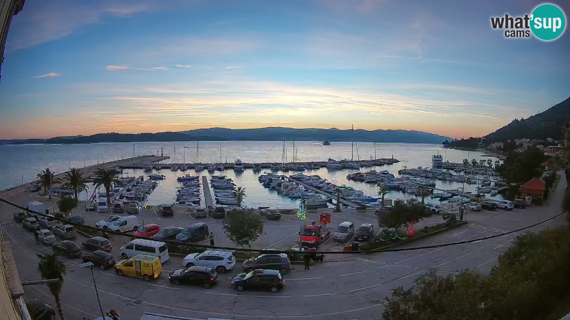 Web kamera Orebić Riva – Trajekt za Korčulu uživo