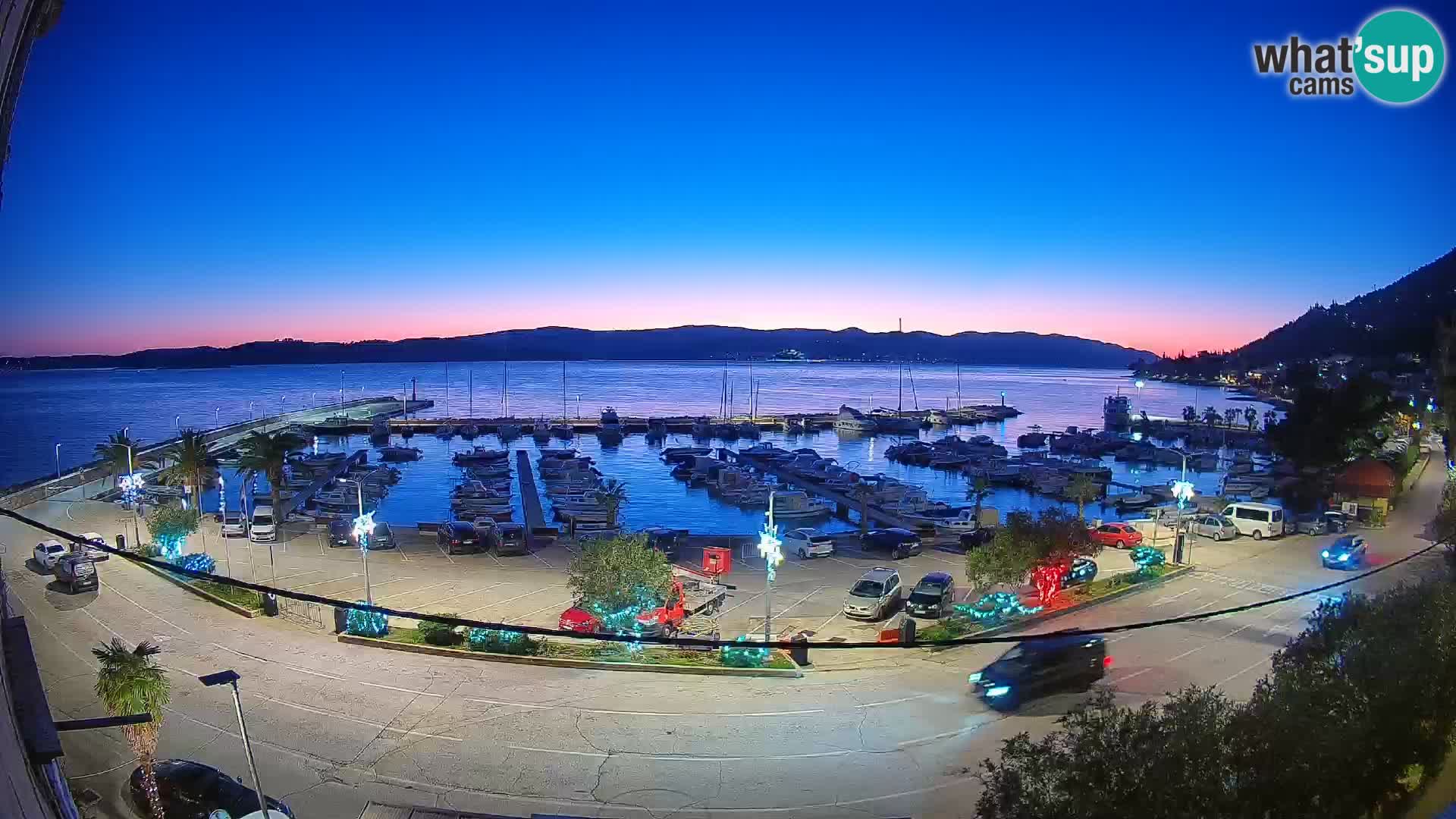 Web kamera Orebić Riva – Trajekt za Korčulu uživo