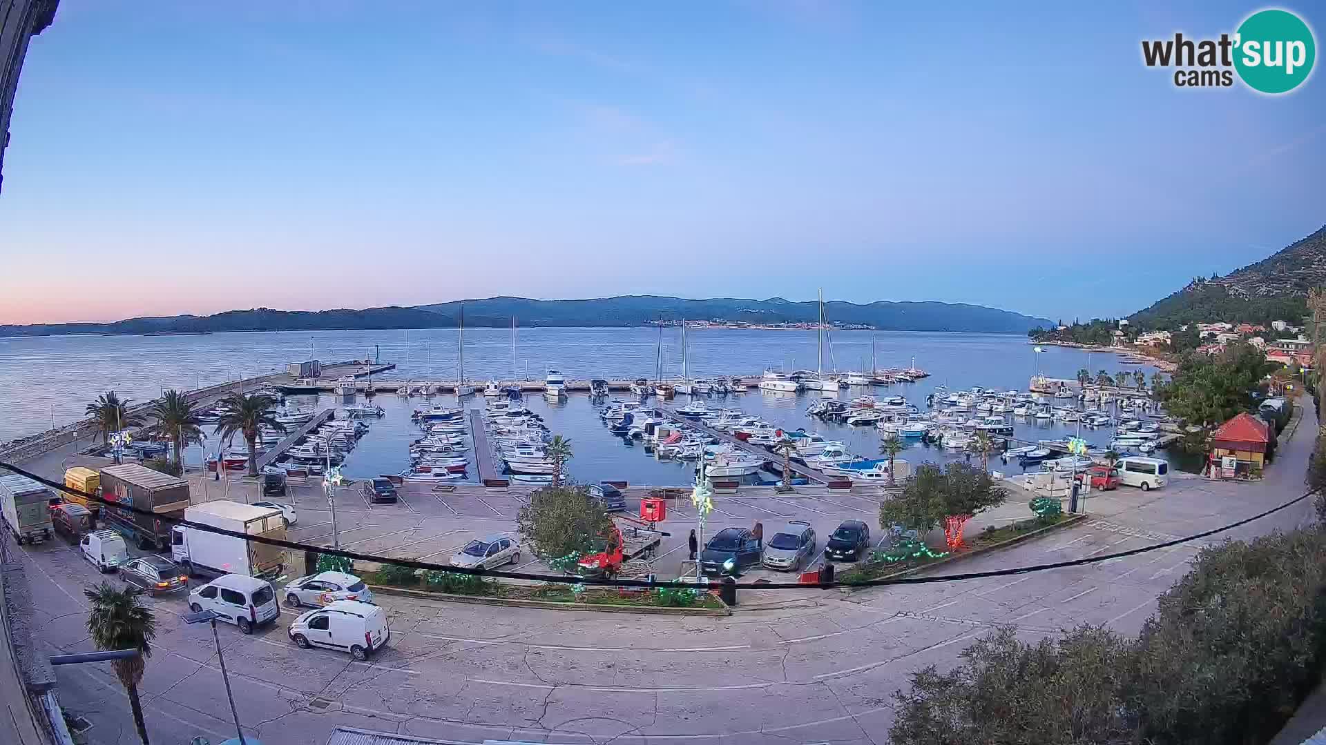 Web kamera Orebić Riva – Trajekt za Korčulu uživo