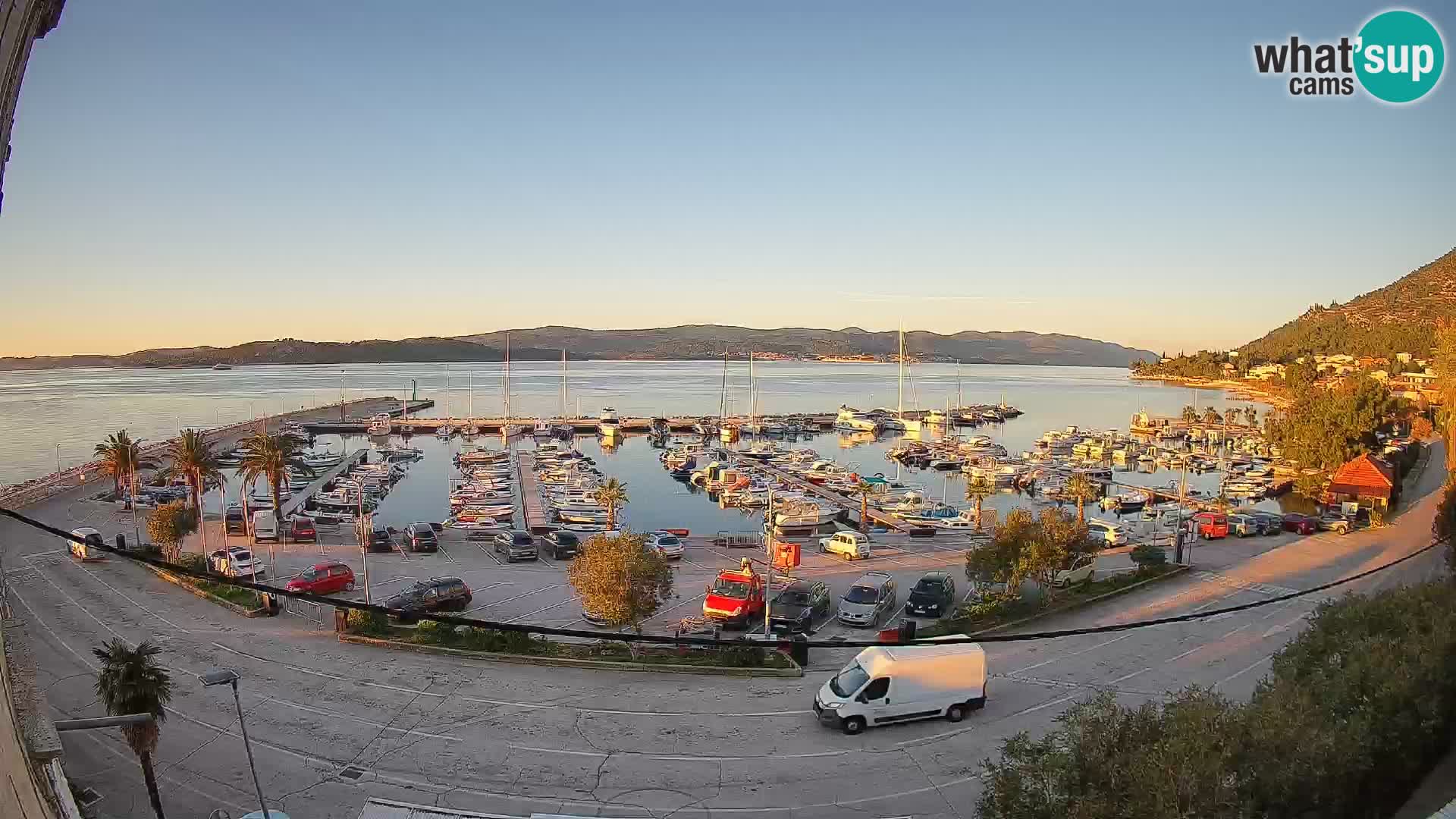 Web kamera Orebić Riva – Trajekt za Korčulu uživo