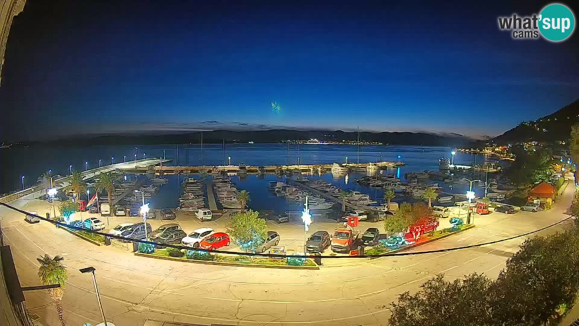 Web kamera Orebić Riva – Trajekt za Korčulu uživo