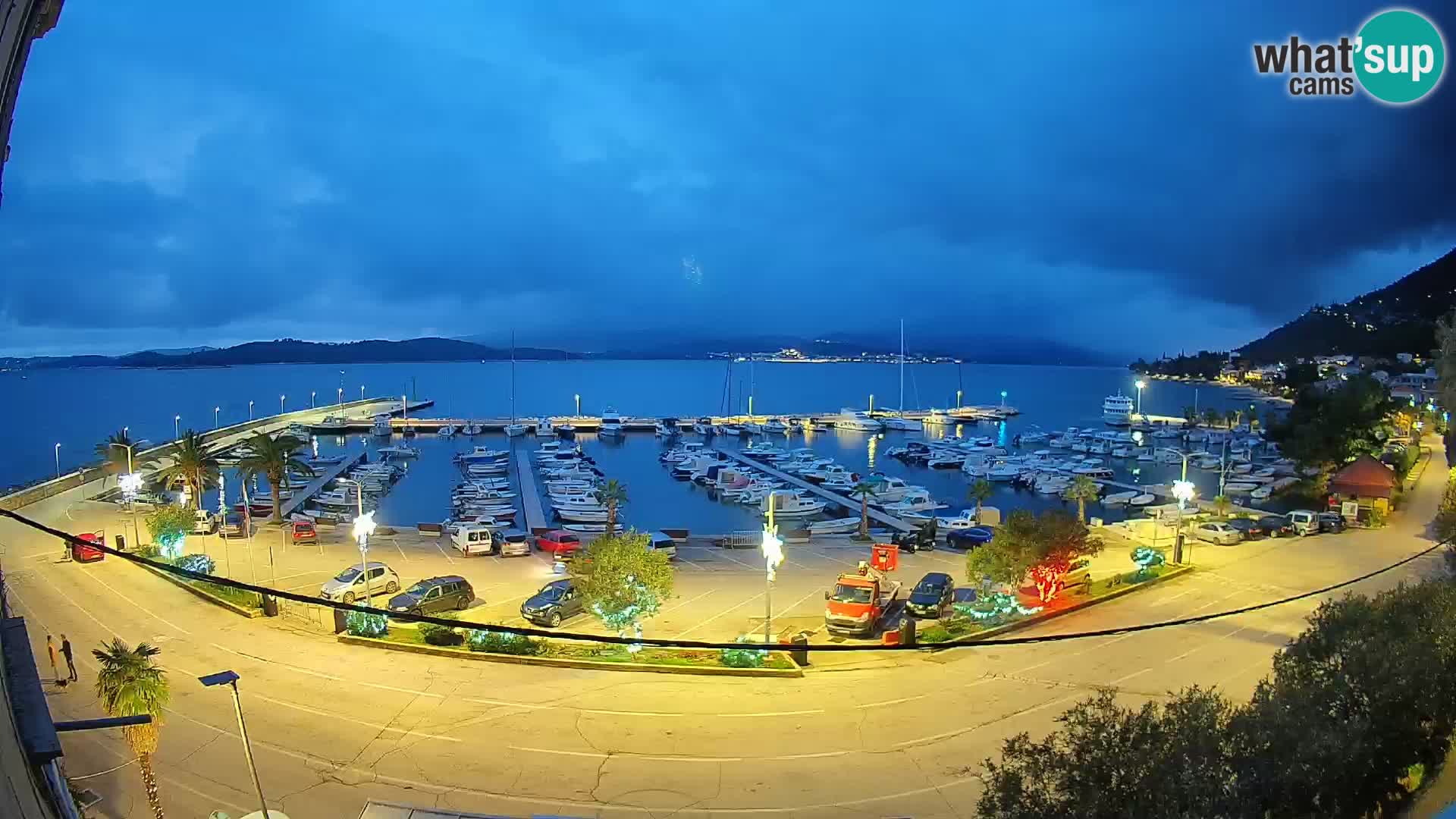 Web kamera Orebić Riva – Trajekt za Korčulu uživo