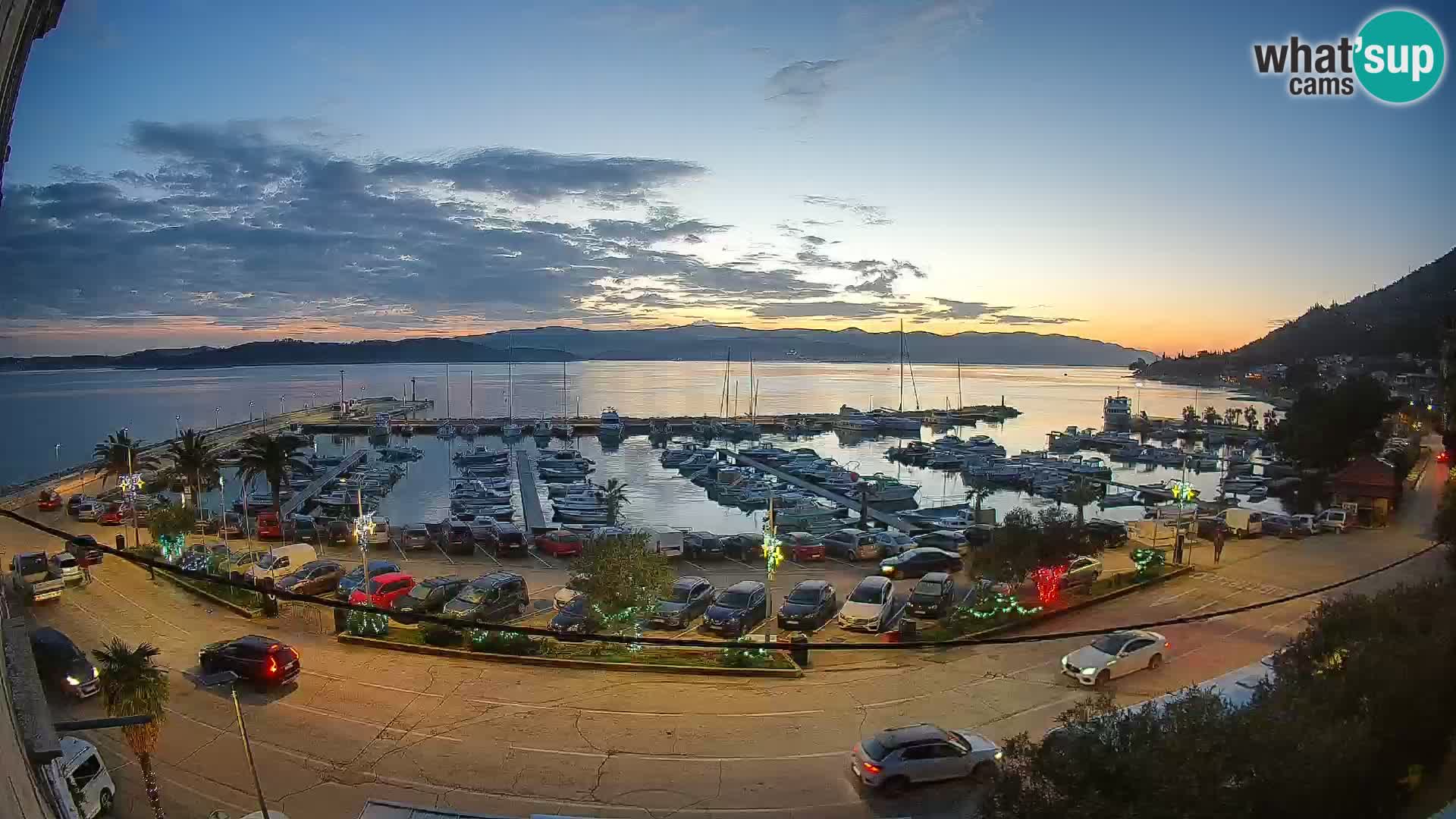 Web kamera Orebić Riva – Trajekt za Korčulu uživo