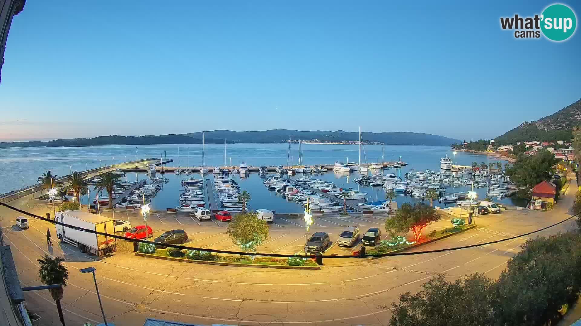 Web kamera Orebić Riva – Trajekt za Korčulu uživo