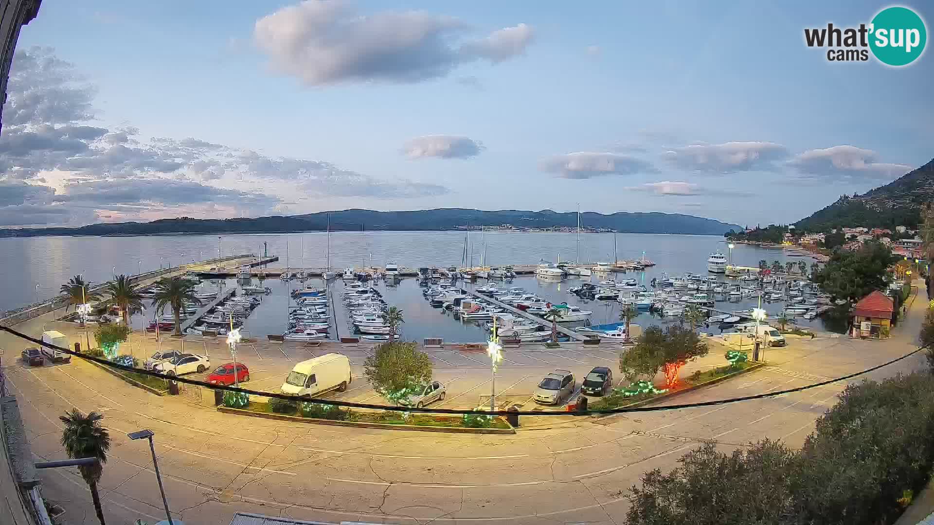 Web kamera Orebić Riva – Trajekt za Korčulu uživo