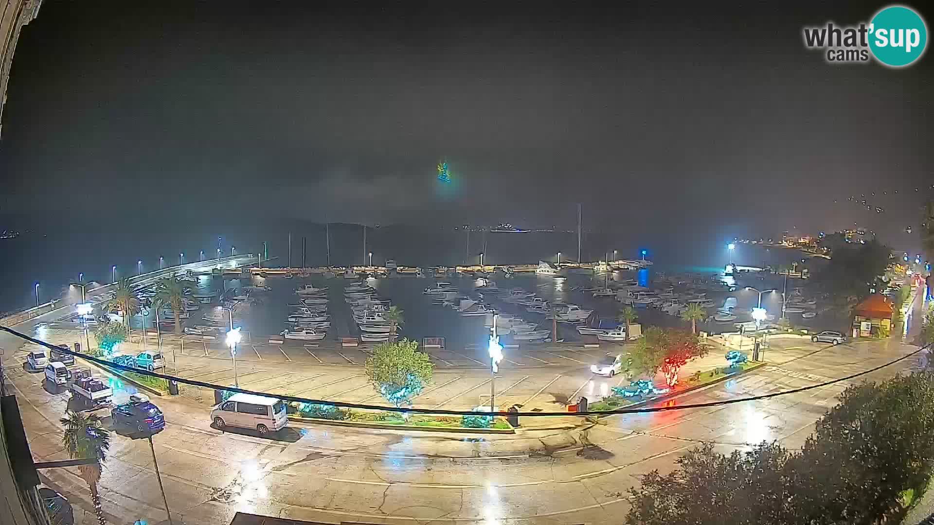 Web kamera Orebić Riva – Trajekt za Korčulu uživo