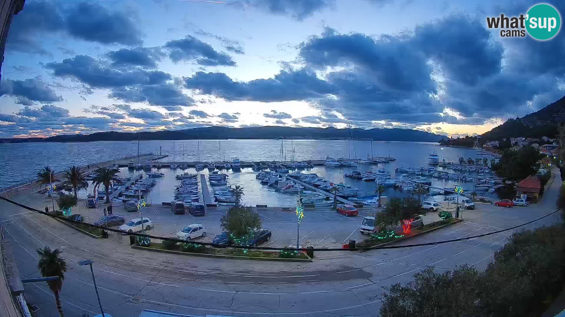 Web kamera Orebić Riva – Trajekt za Korčulu uživo