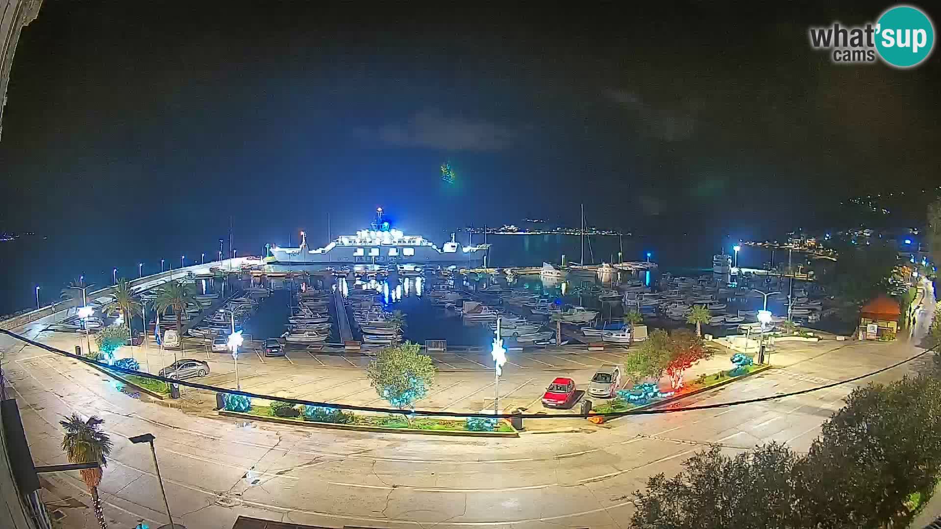 Web kamera Orebić Riva – Trajekt za Korčulu uživo