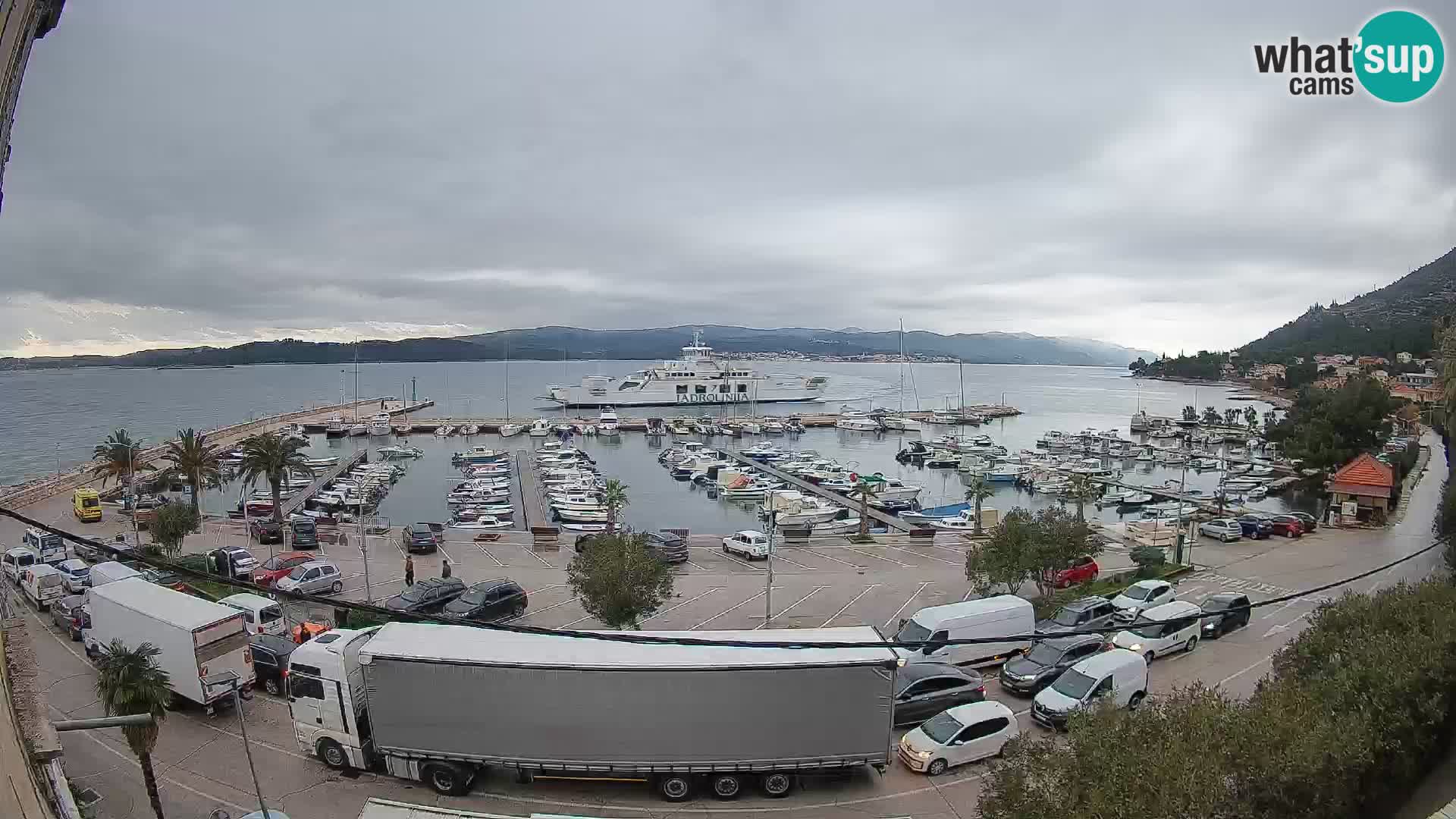 Web kamera Orebić Riva – Trajekt za Korčulu uživo