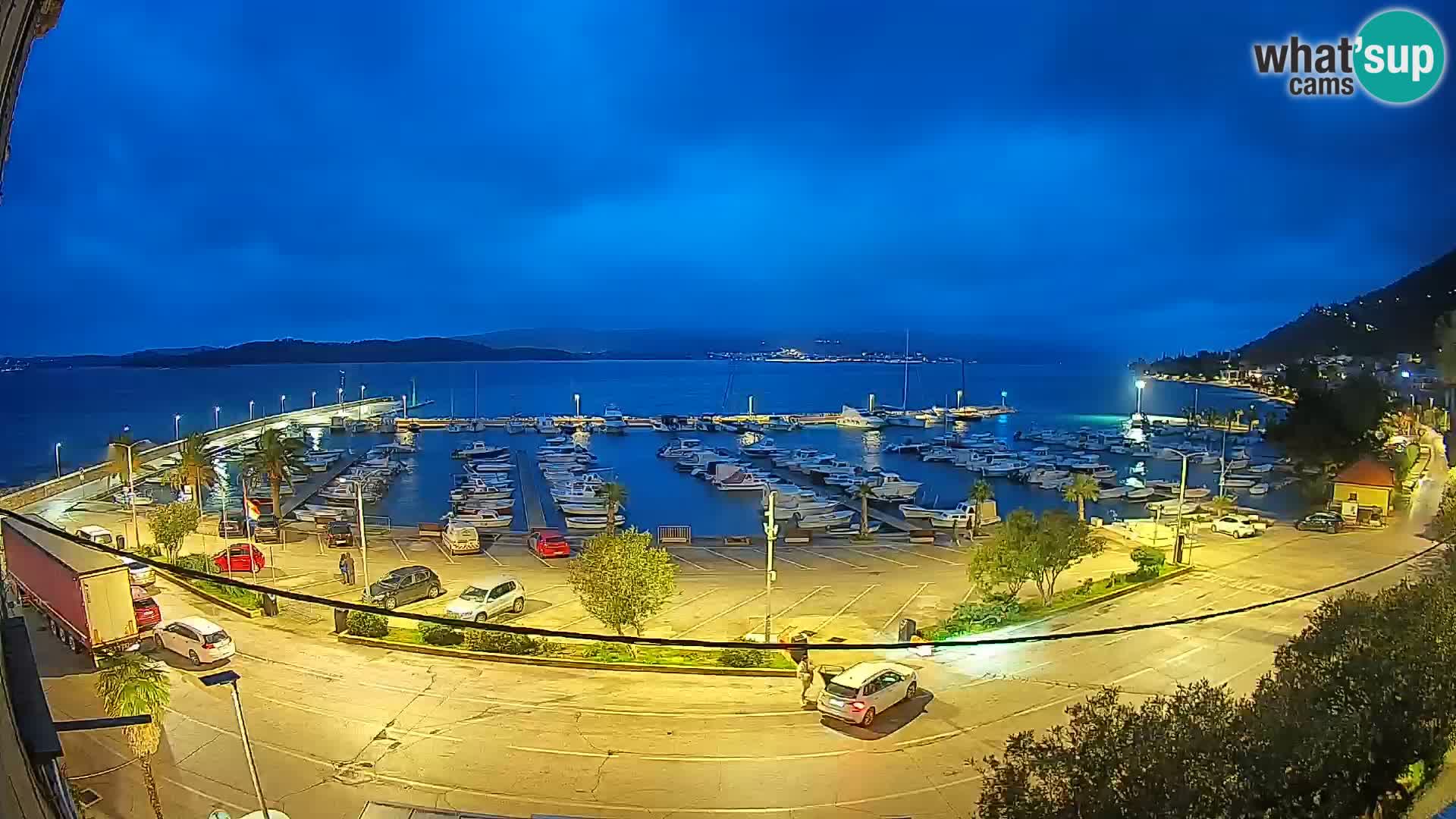 Web kamera Orebić Riva – Trajekt za Korčulu uživo