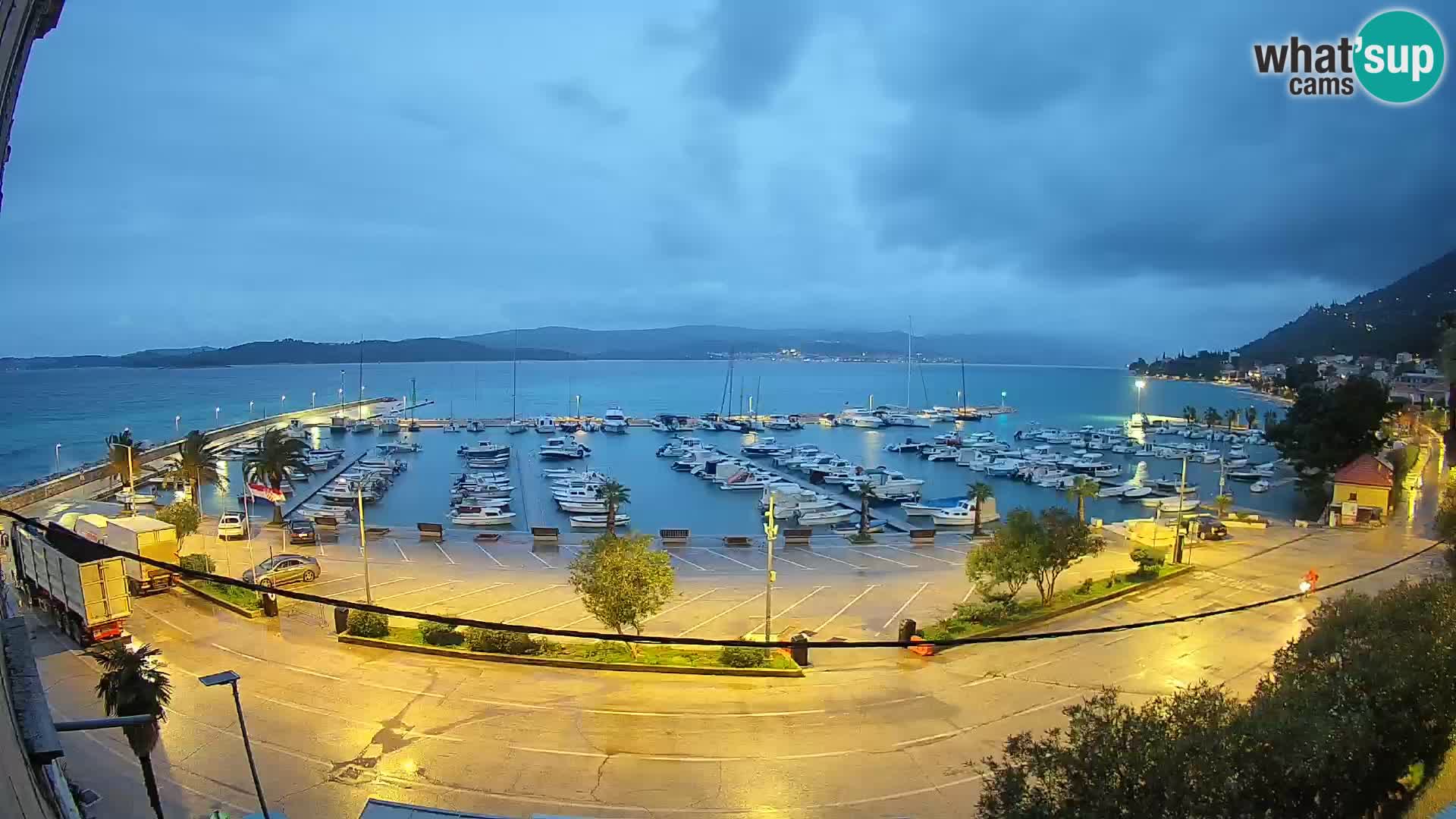 Web kamera Orebić Riva – Trajekt za Korčulu uživo