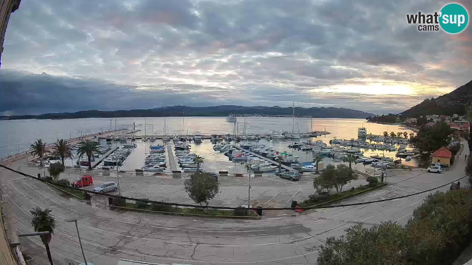 Web kamera Orebić Riva – Trajekt za Korčulu uživo