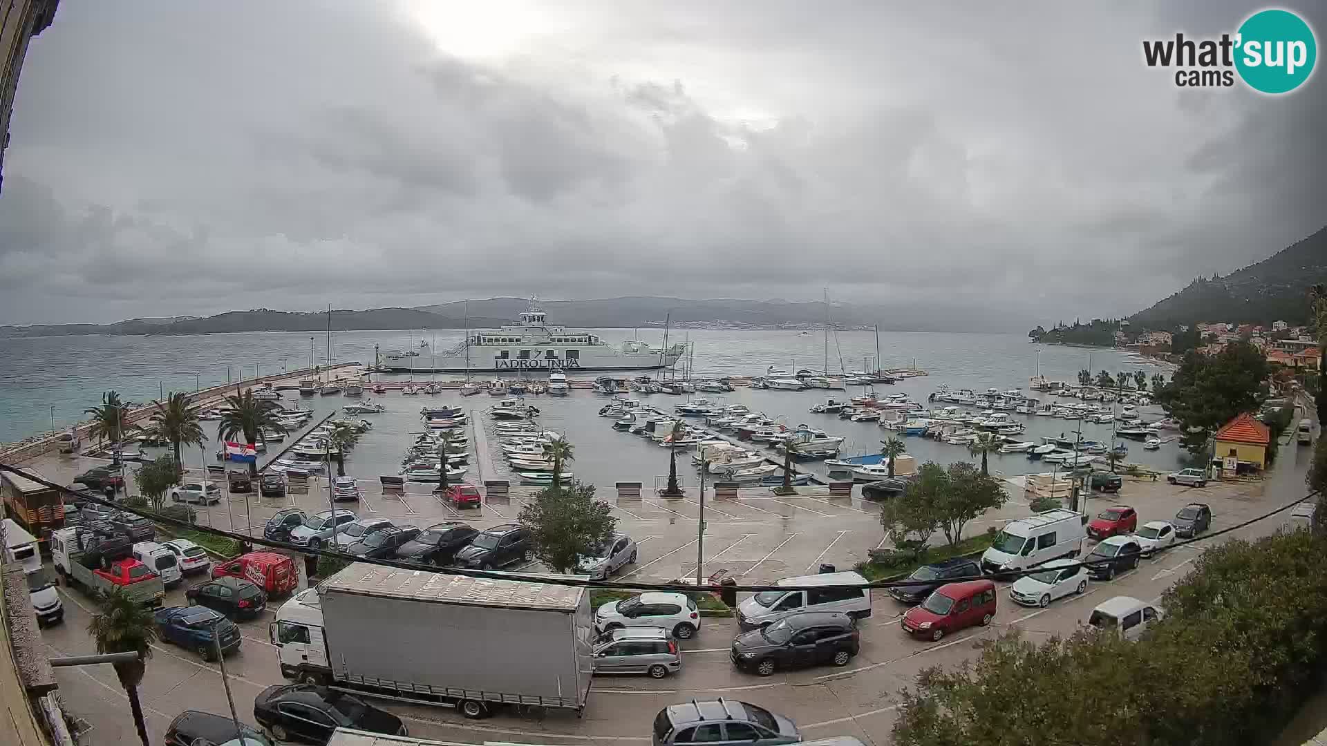 Web kamera Orebić Riva – Trajekt za Korčulu uživo