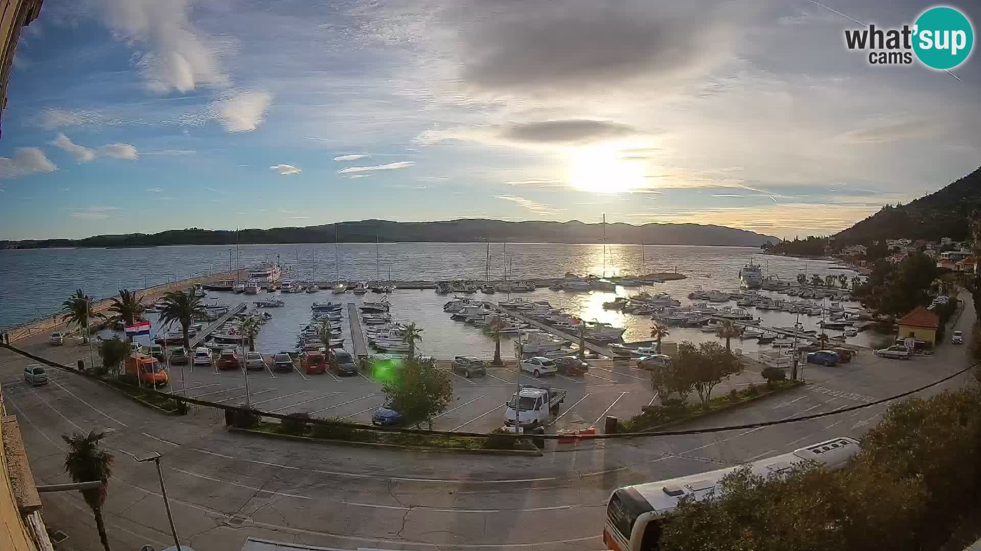 Web kamera Orebić Riva – Trajekt za Korčulu uživo
